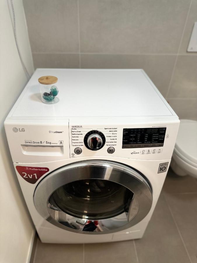 S Klimatizaciou A Balkonom Pri Letisku Bts Apartment *