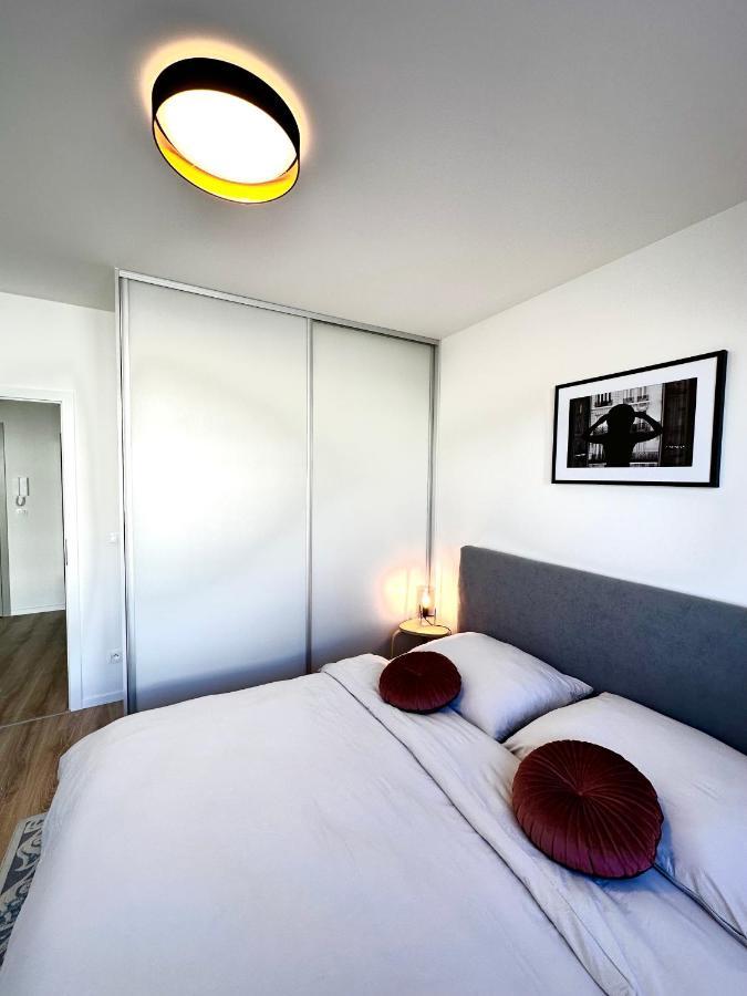 S Klimatizaciou A Balkonom Pri Letisku Bts Apartment *