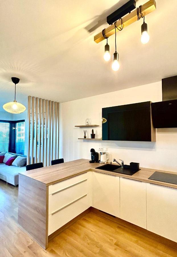 Dizajnovy Apartman - Tehelne Pole - Free Parking *