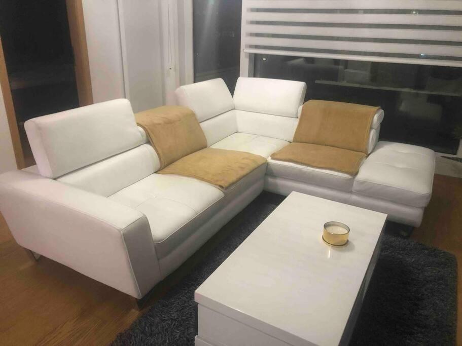 Apartment Downtown In The Heart Of The New Center, 4 Persons, Parking