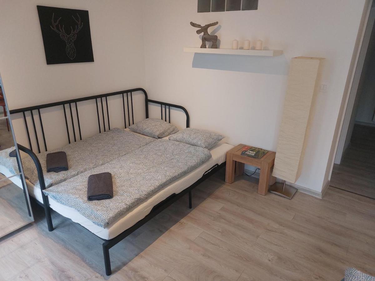Utulny Apartman S Balkonom *
