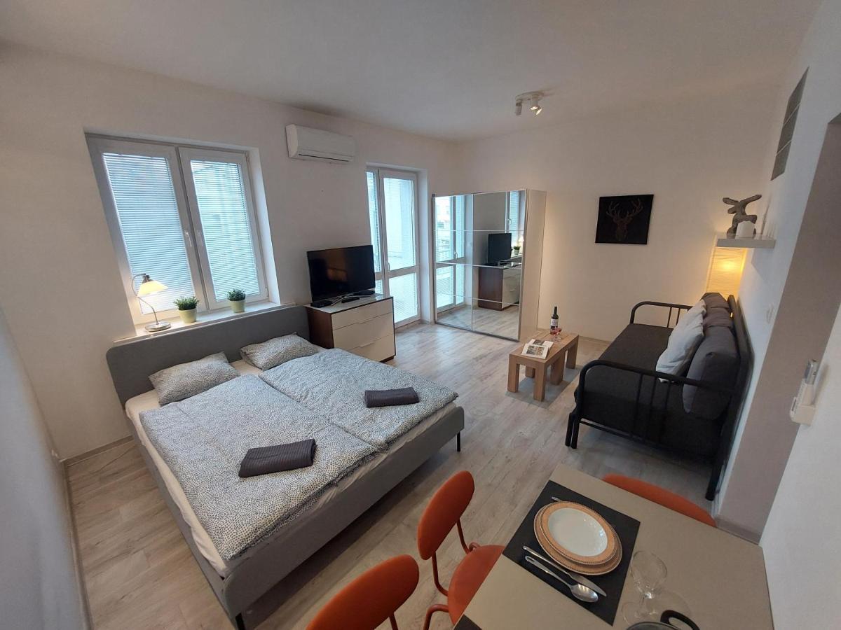 Utulny Apartman S Balkonom Pressburg
