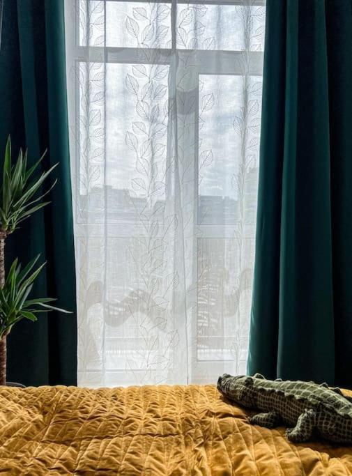 Art Deco Studio In Old Town Apartment