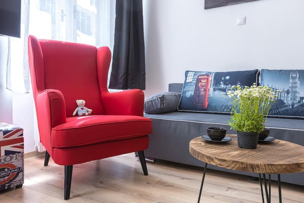 Apartment Charlie - Modern Centrally Located Downtown Studio Bratislava