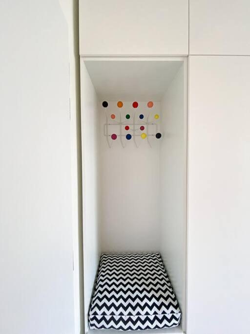 New In Quiet Part Of The Center Apartment *