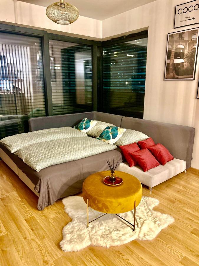 Apartment Dizajnovy Apartman - Tehelne Pole - Free Parking Bratislava