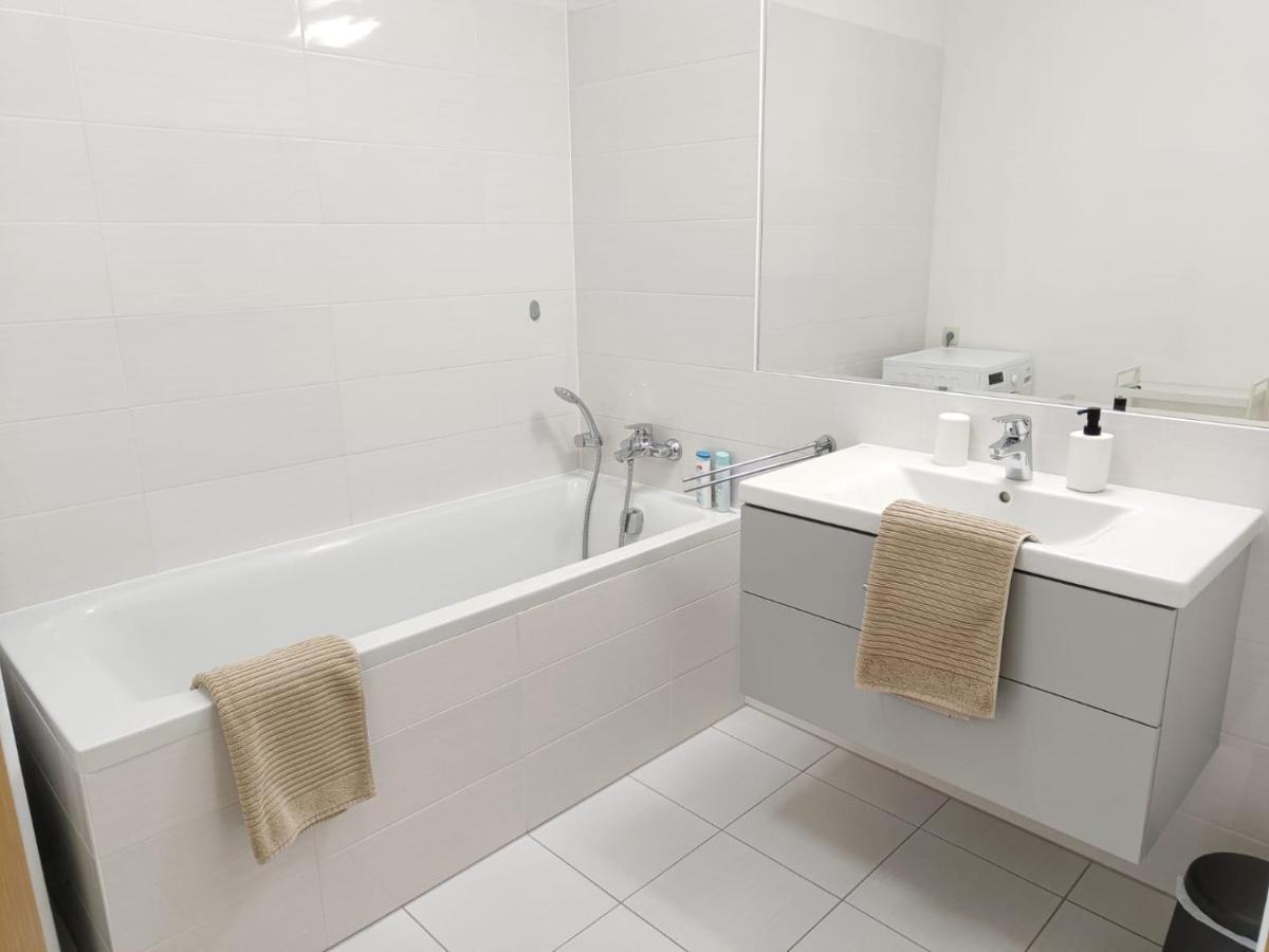 Sag Panorama 3 19th Floor Great View Free Parking *