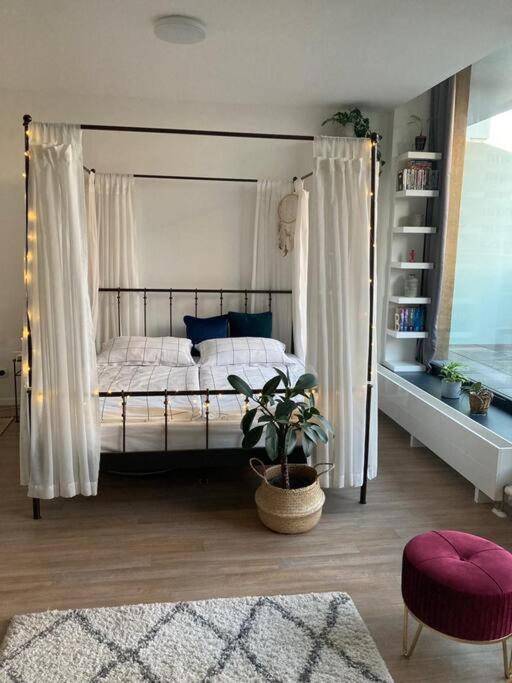 Utulny A Moderny Atelier S Terasou