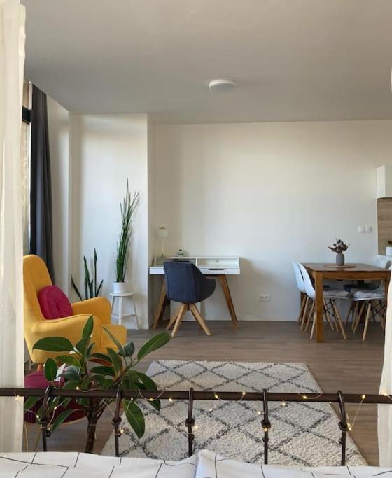Utulny A Moderny Atelier S Terasou
