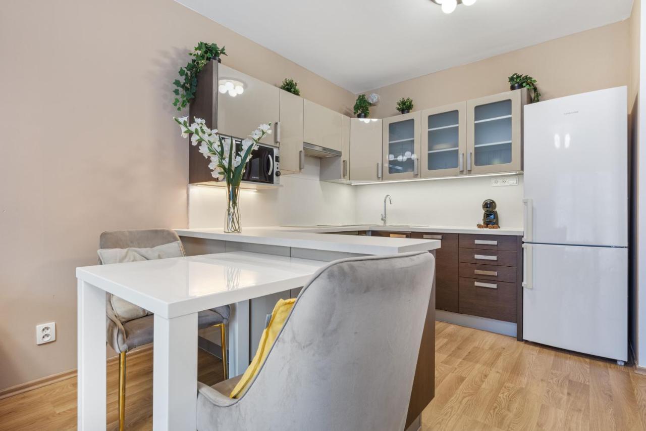 Lam Eden Park W Free Parking Apartment