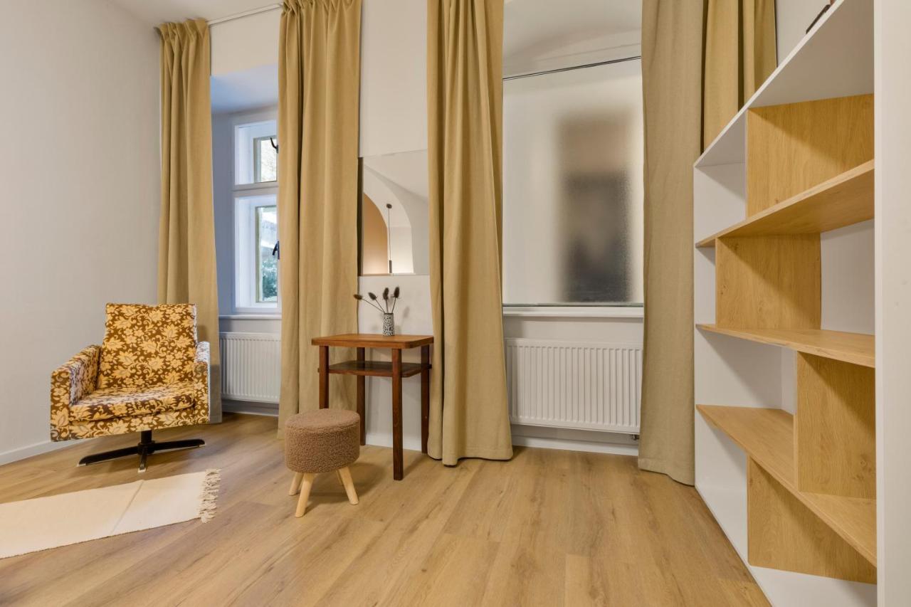 Charming In Centre /w Ac Apartment Pressburg