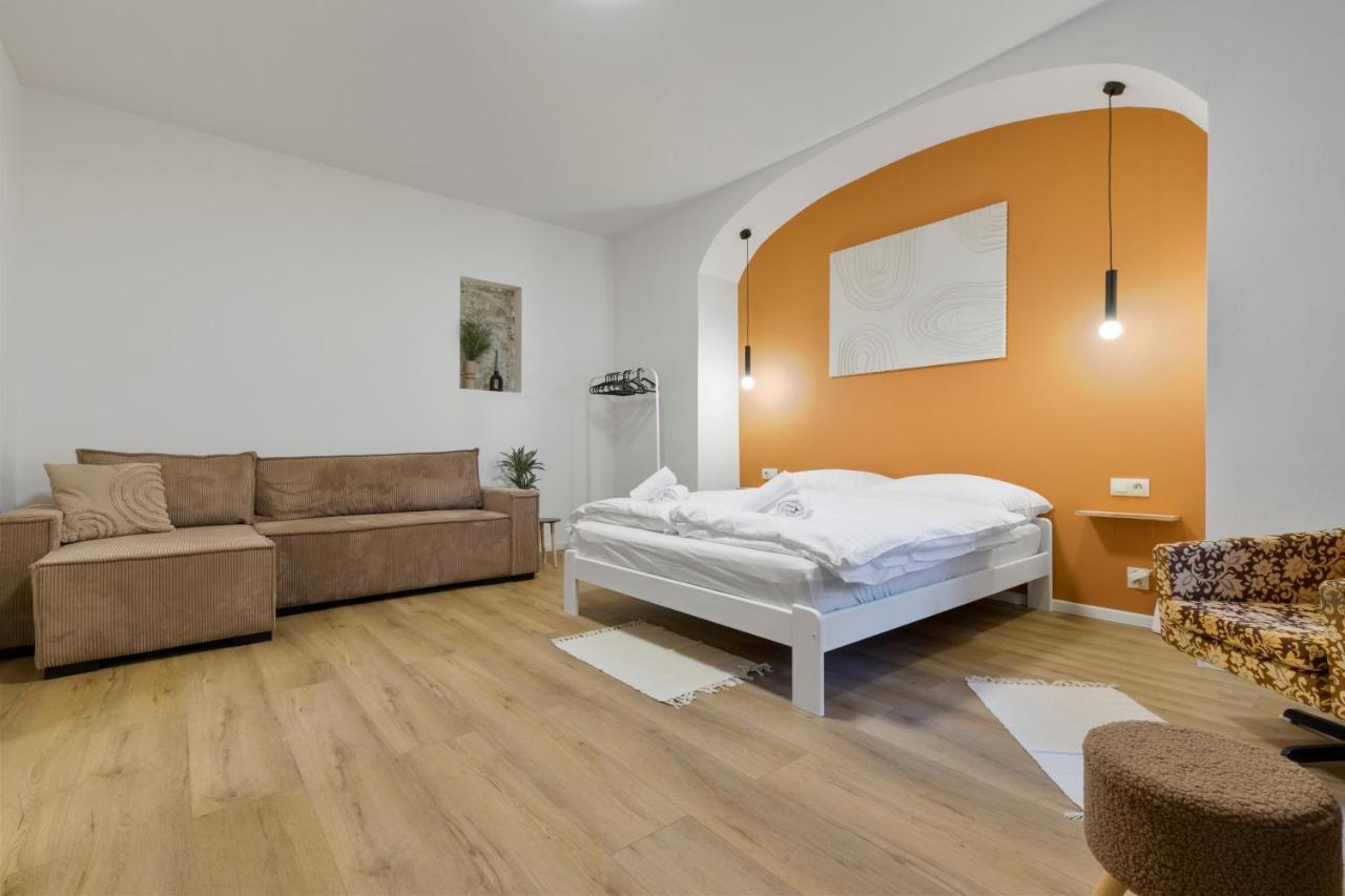 Apartment Charming In Centre /w Ac *