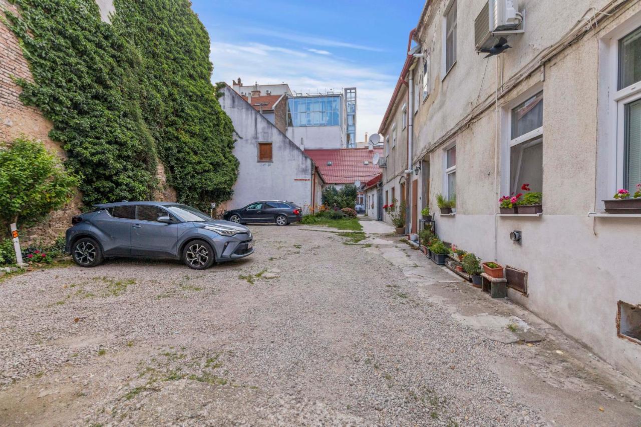 Apartment Charming In Centre /w Ac *