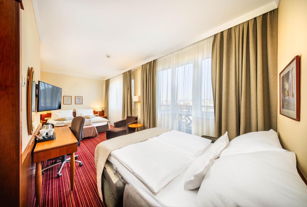 Hotel Apollo 4*