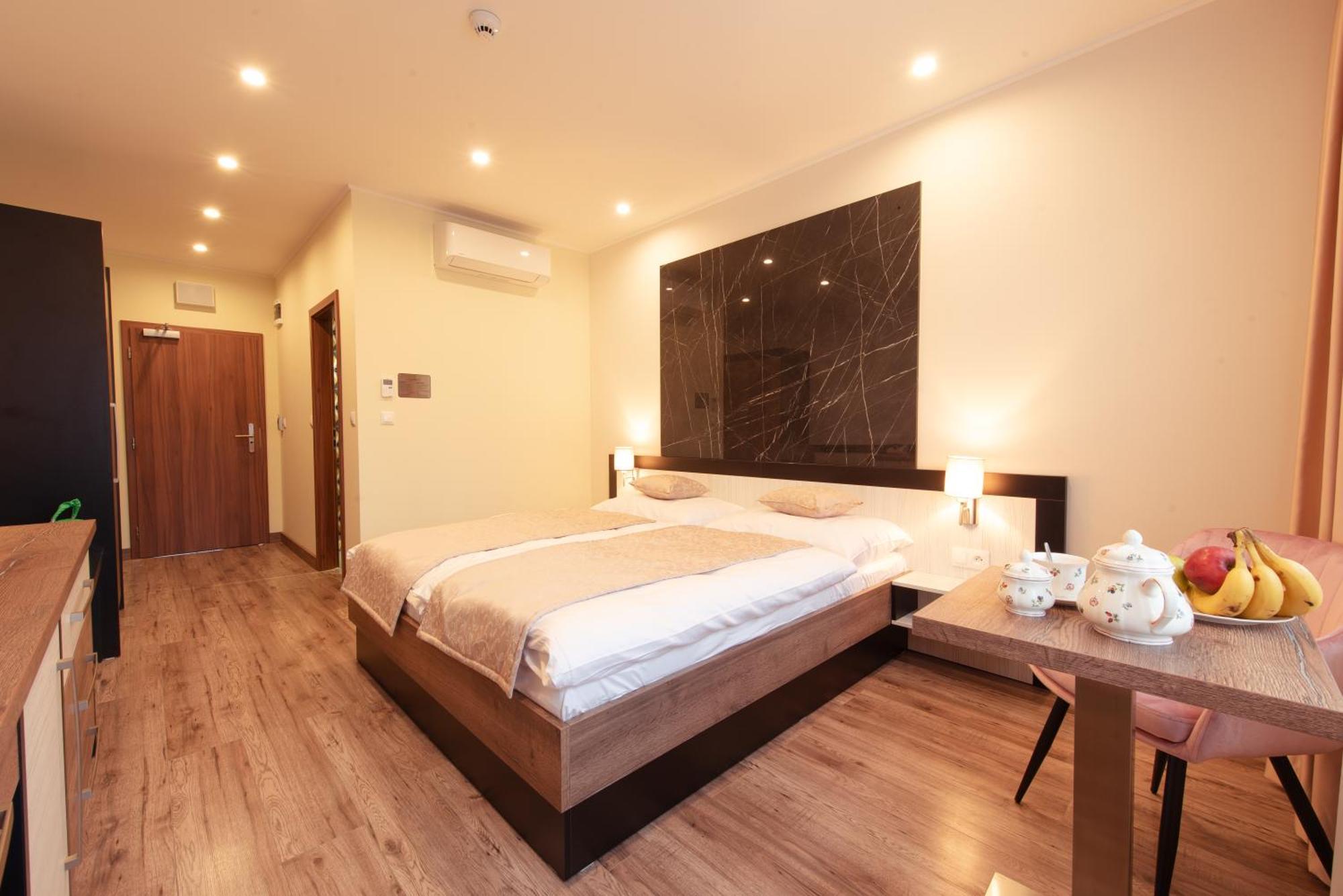 Viktor Hotel 3*