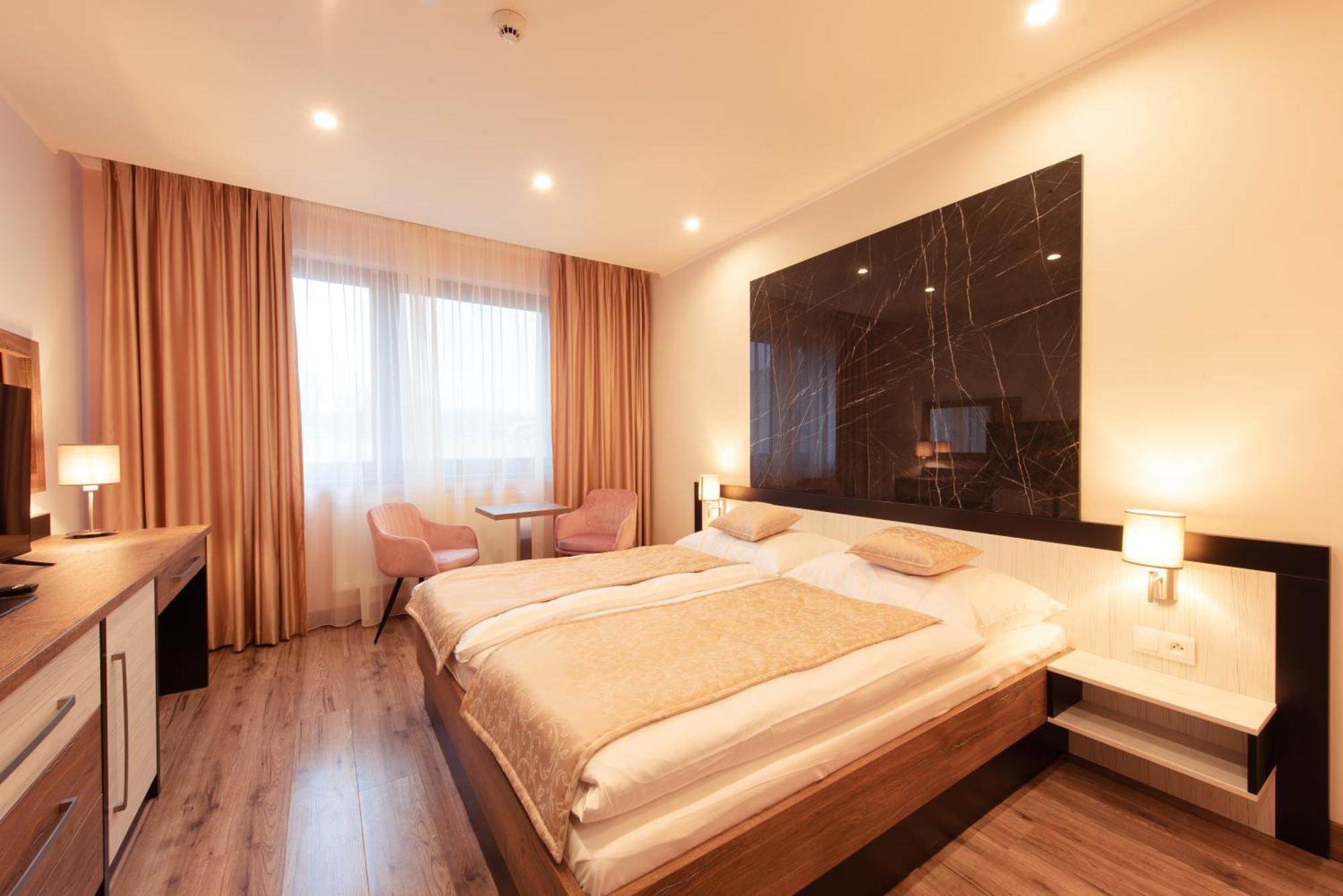 Hotel Viktor 3*
