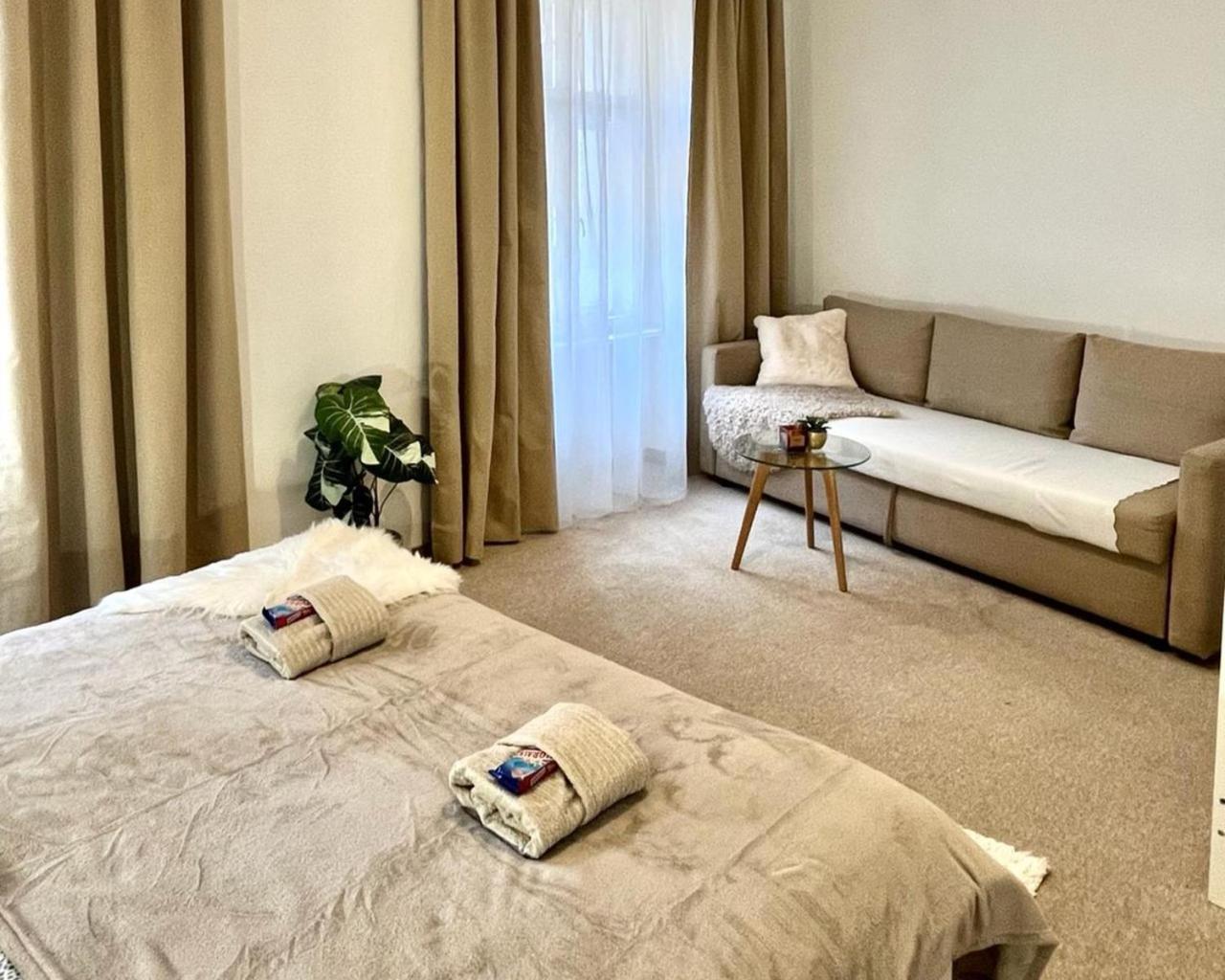 Lea - Old Town Homestay *
