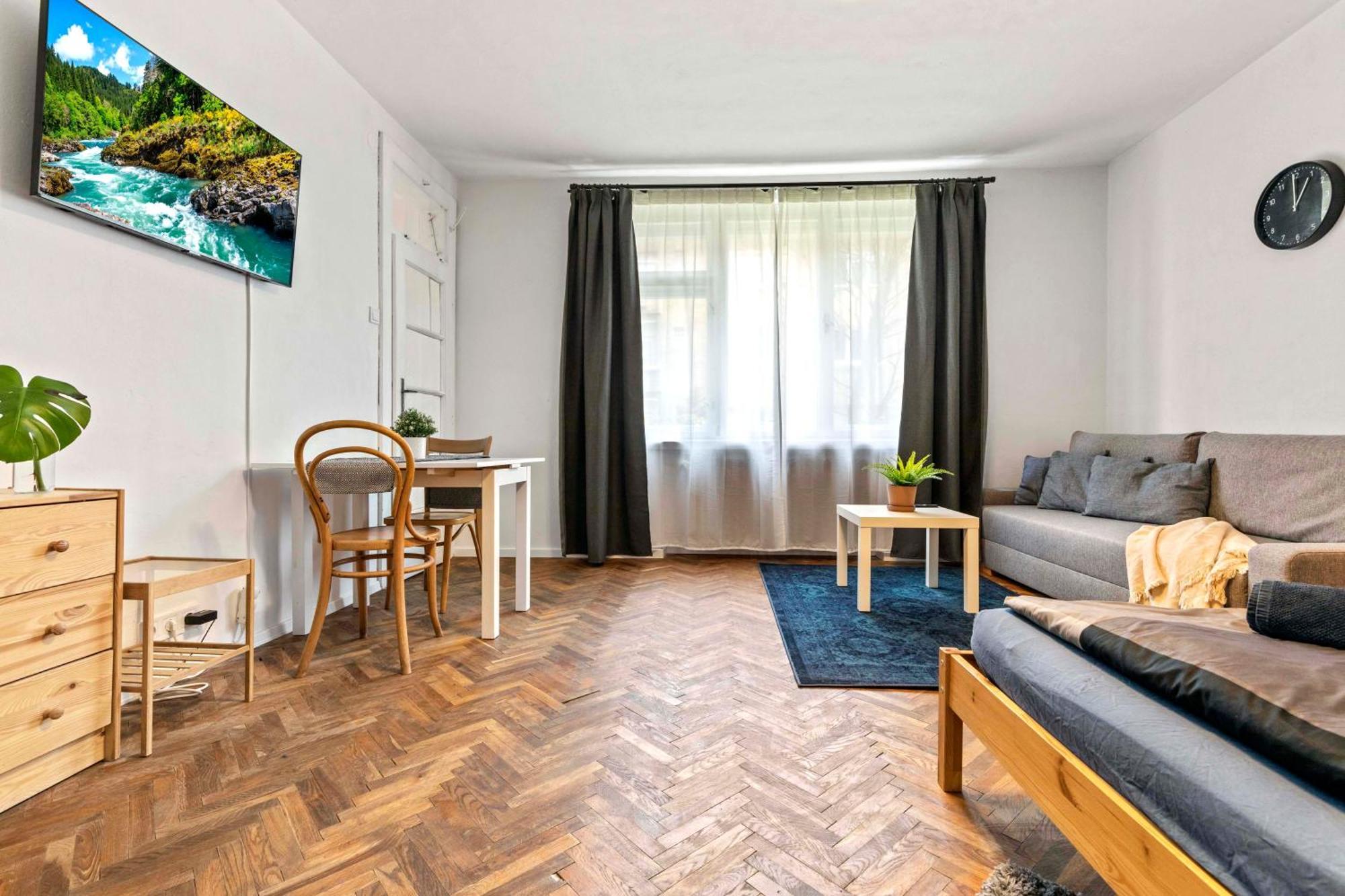 Cosy 10 Min Center *