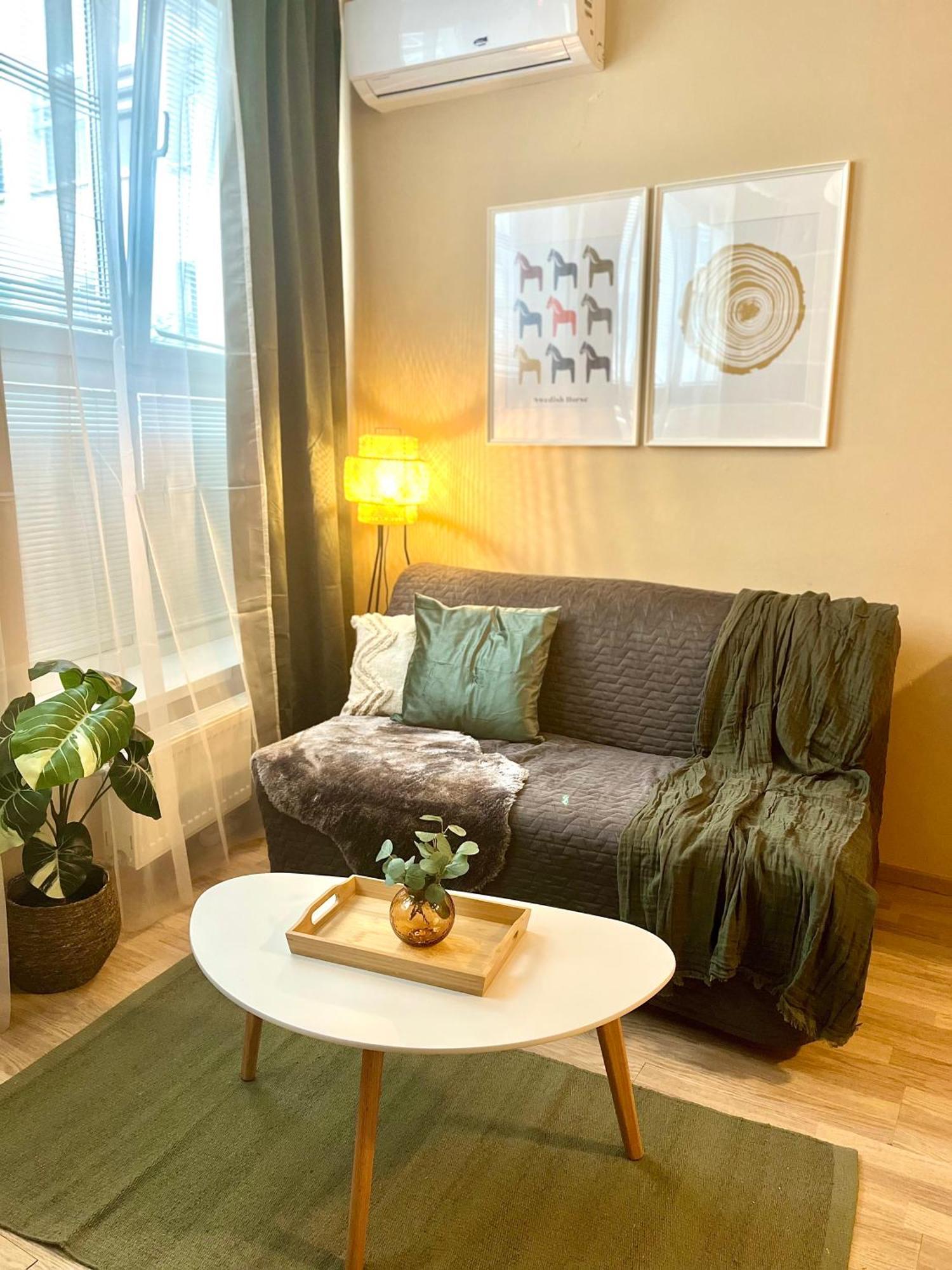 Jenny - Old Town, Free Private Parking, Ac Apartment