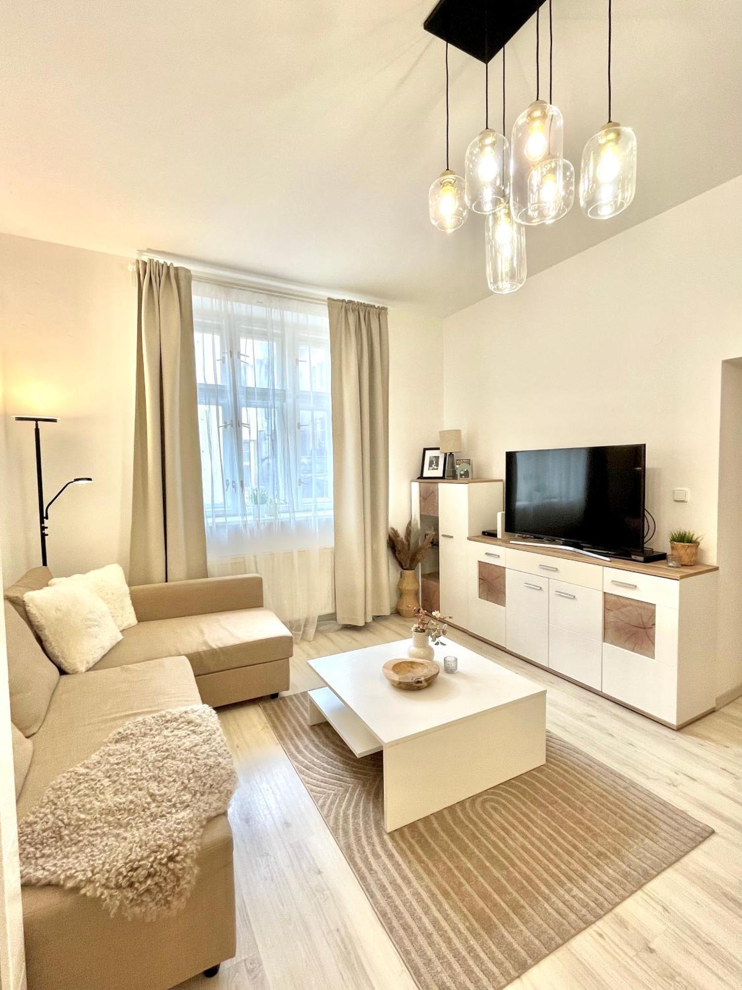 Bond Location Air Conditioned *