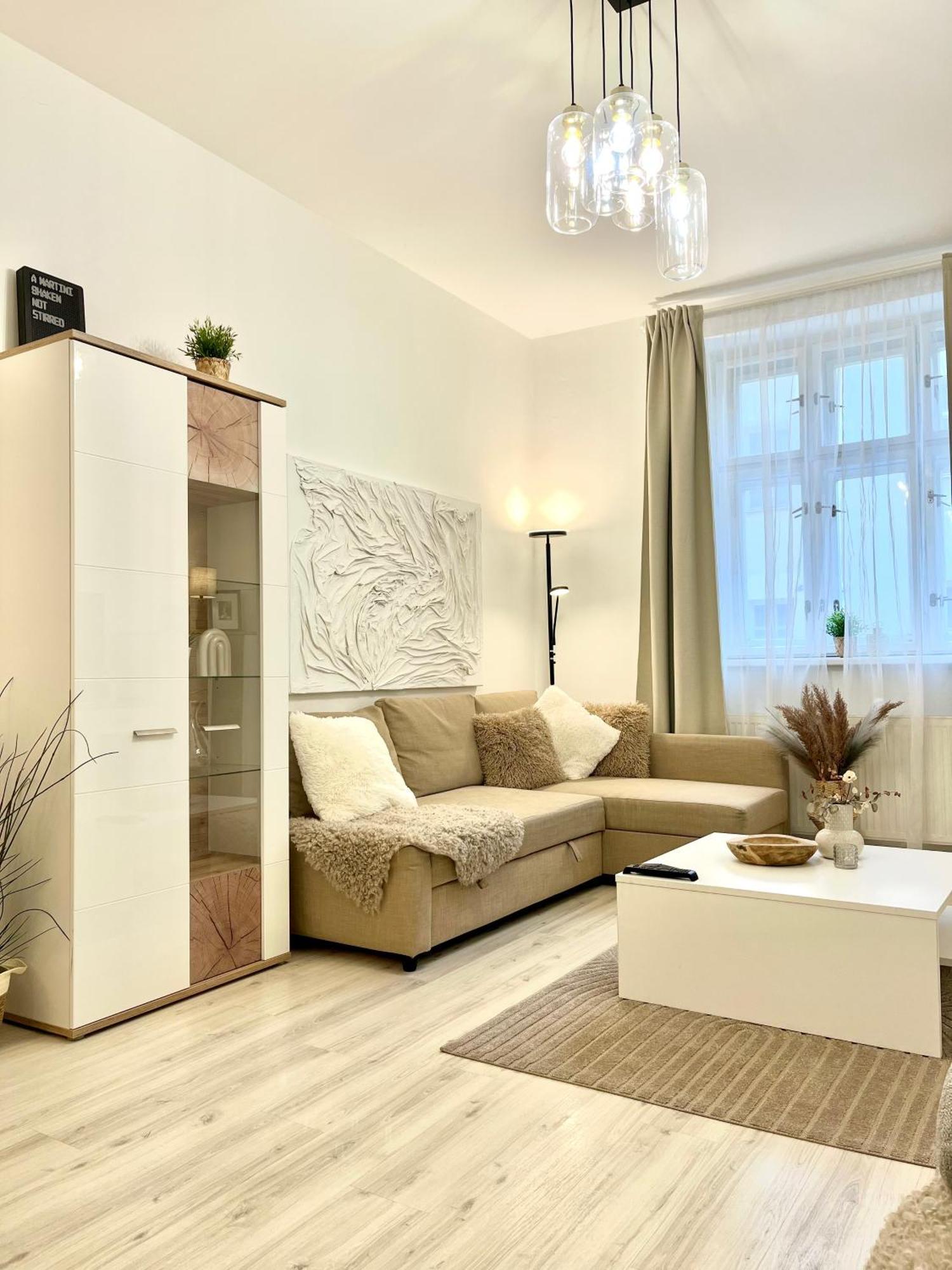 Bond Old Town Apartment *