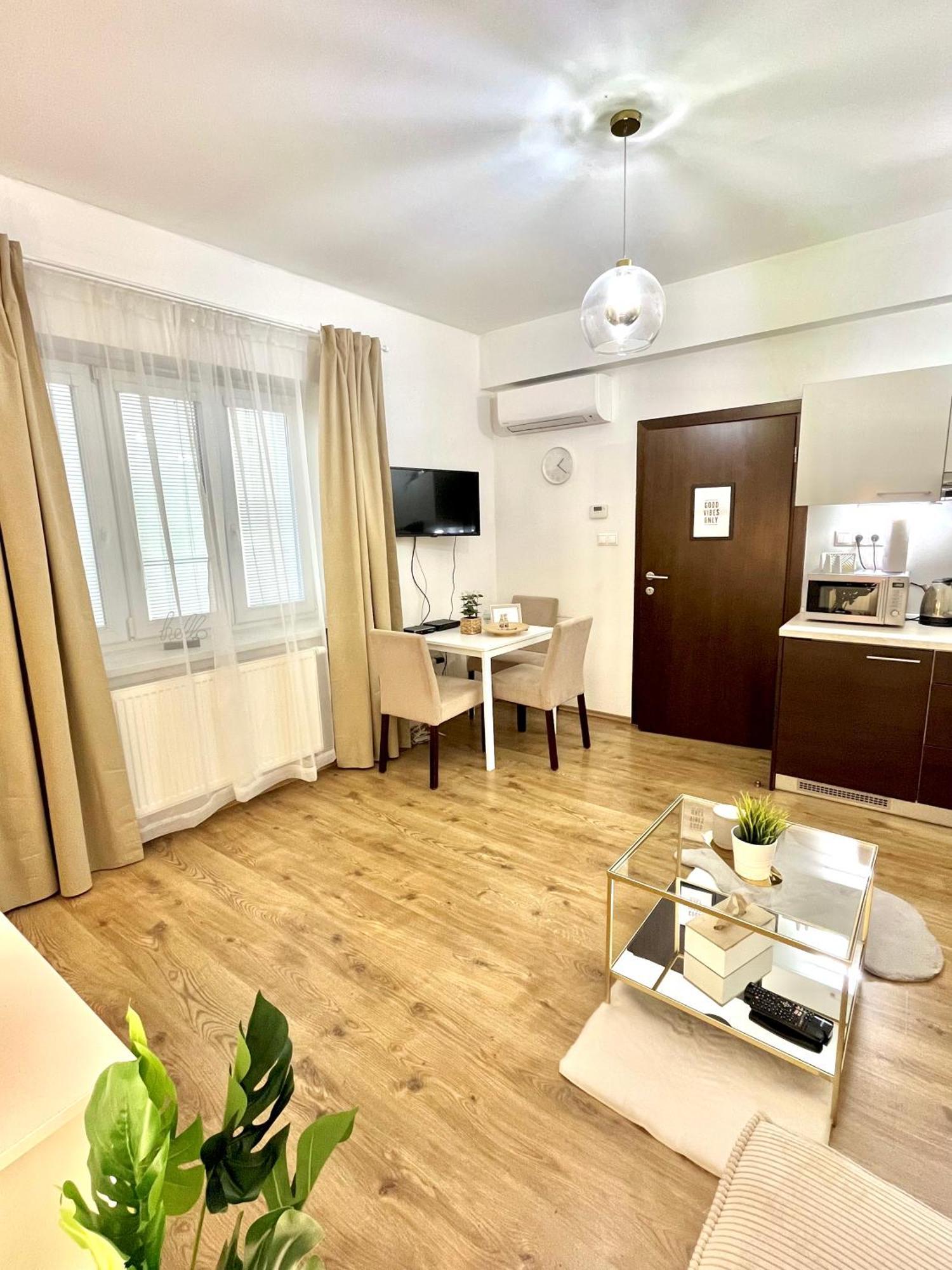 Apartment Urban Jungle Old Town Air Conditioned *