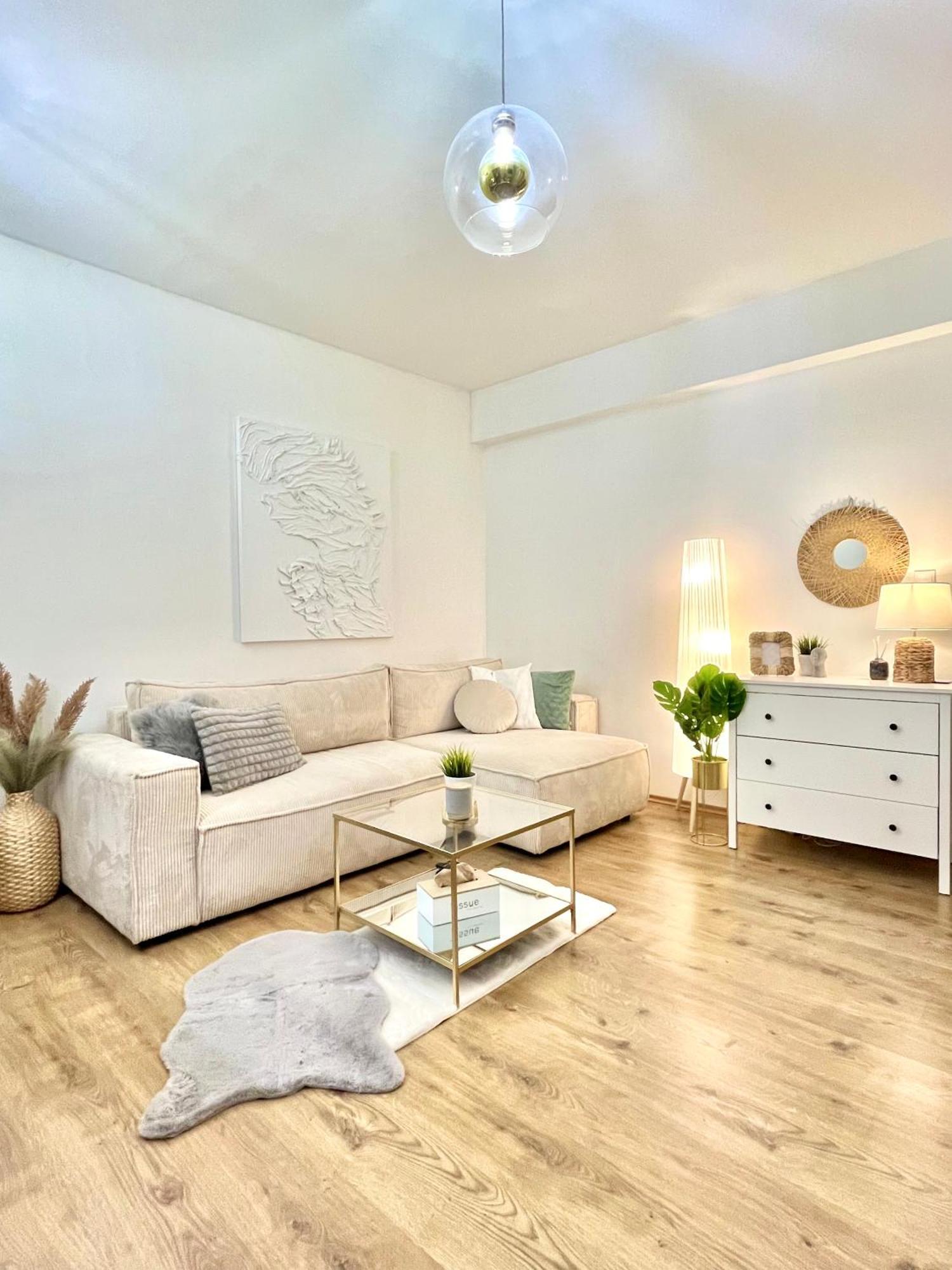 Urban Jungle Old Town Air Conditioned Apartment *