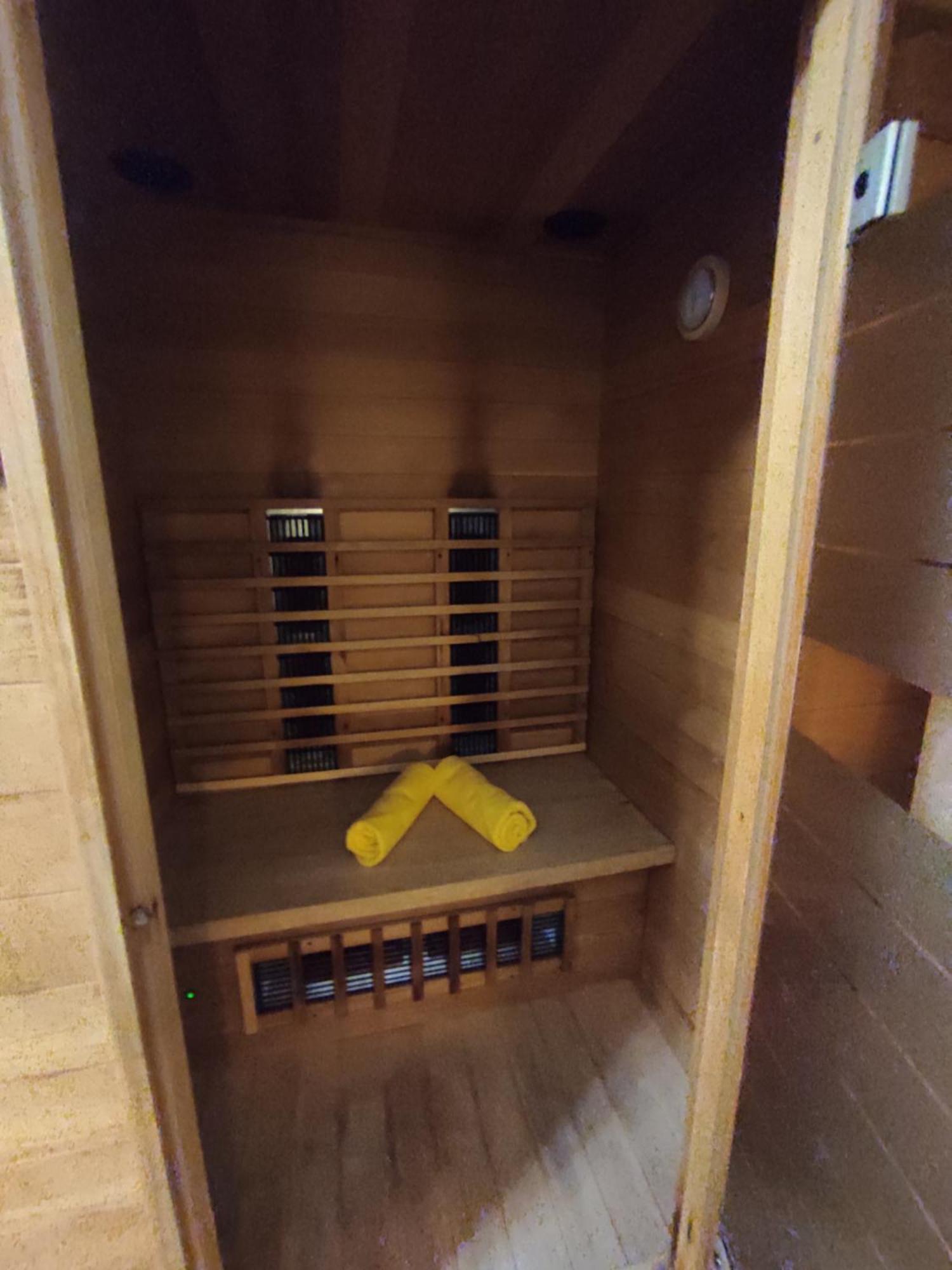 Silent Flat With Sauna In The Centre Of Bratislava, 7min Walking Distance To Downtown Bratislava