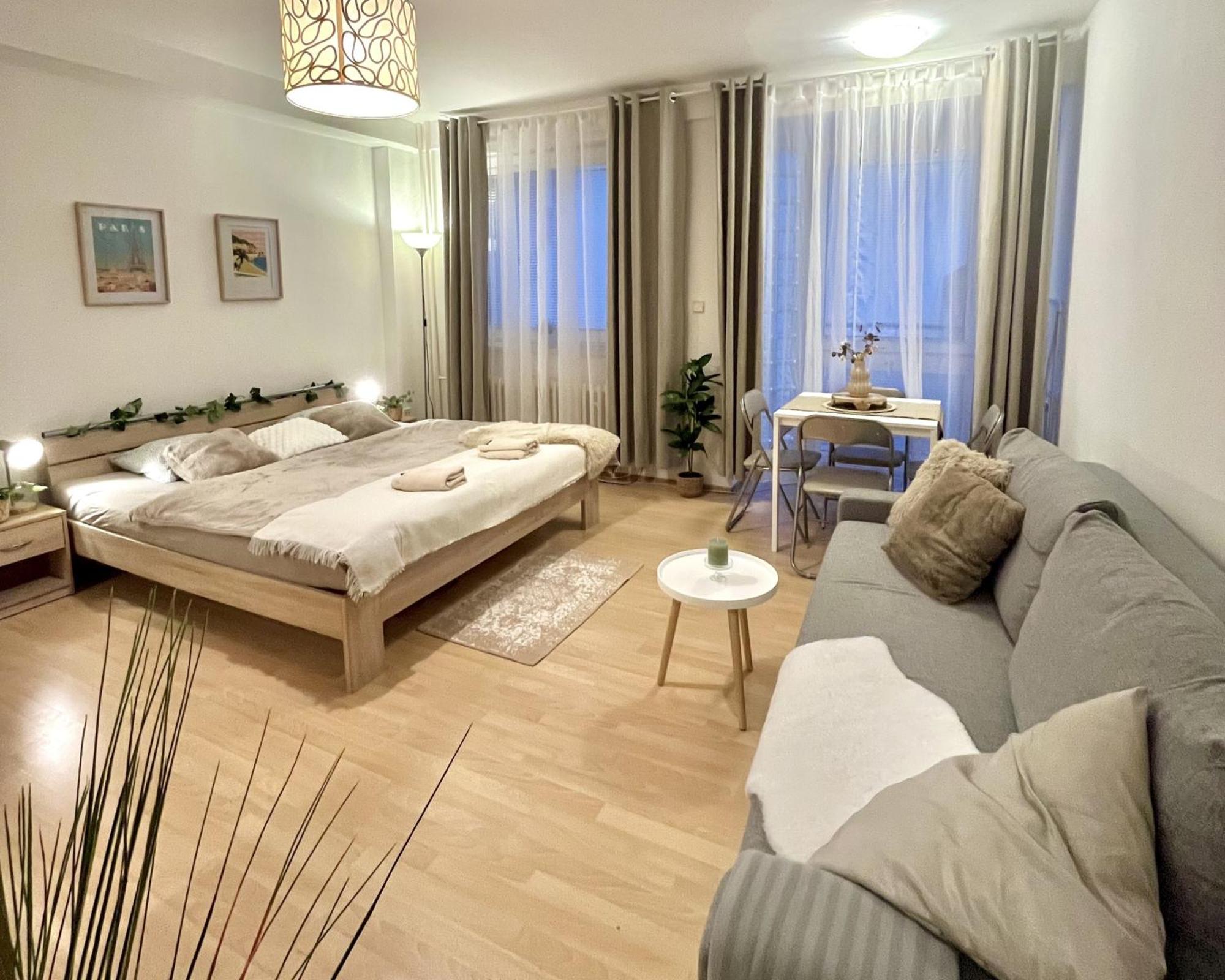 Simona - Old Town Apartment