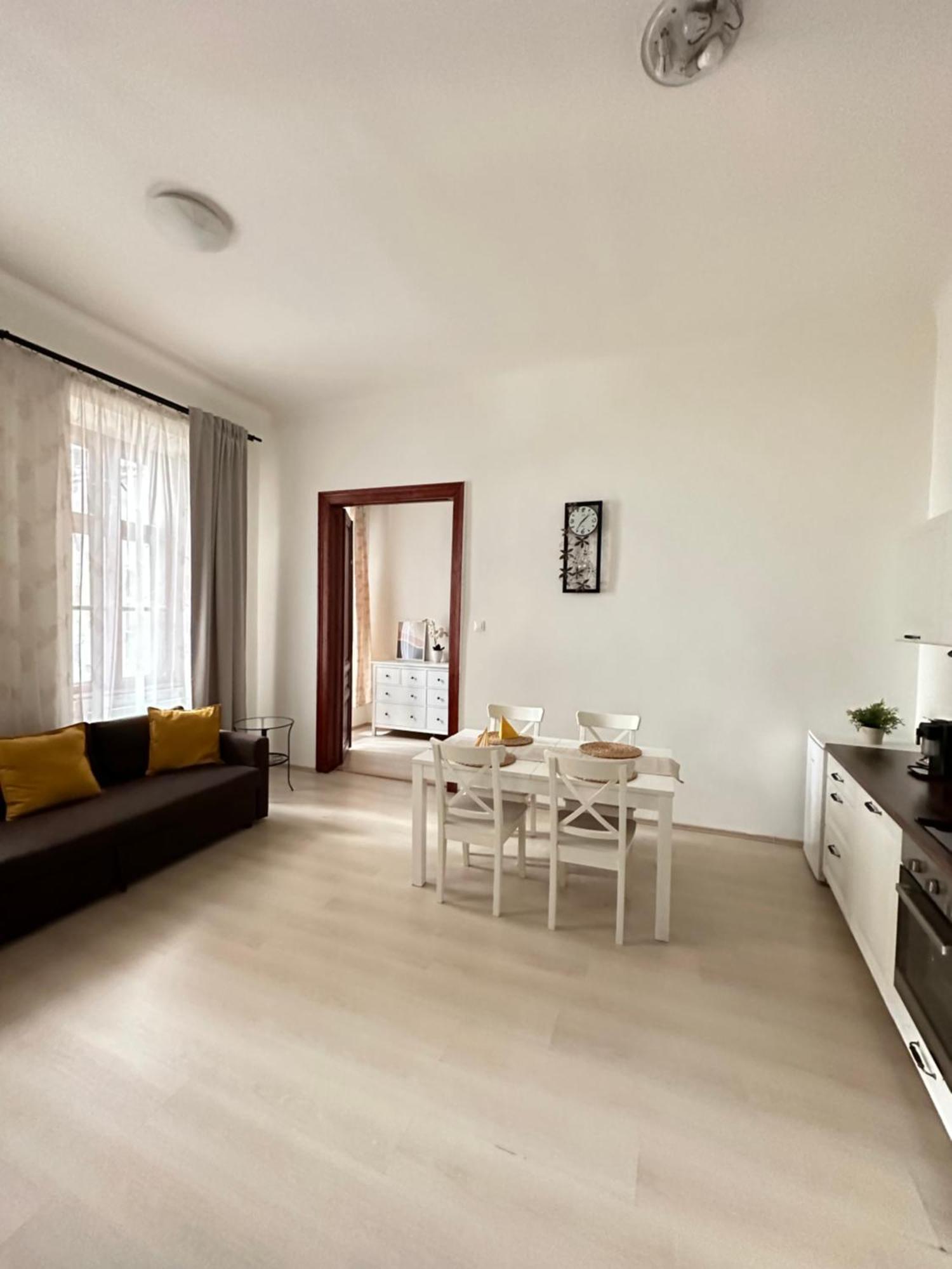 In Historical Part - Old Town Top Address Apartment