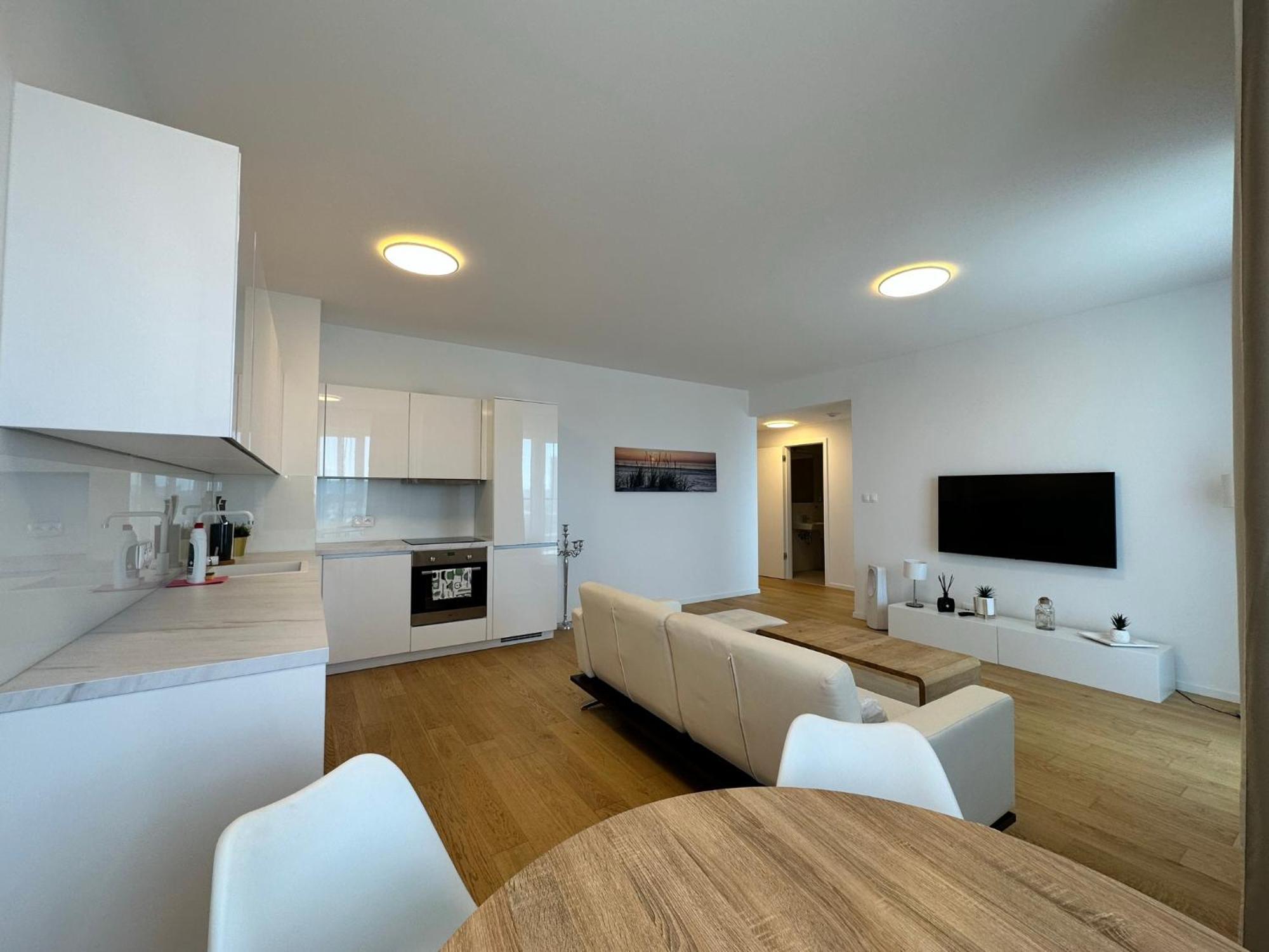 Apartment Vyhlad Na Mesto, 24. Poschodie, Free Parking *