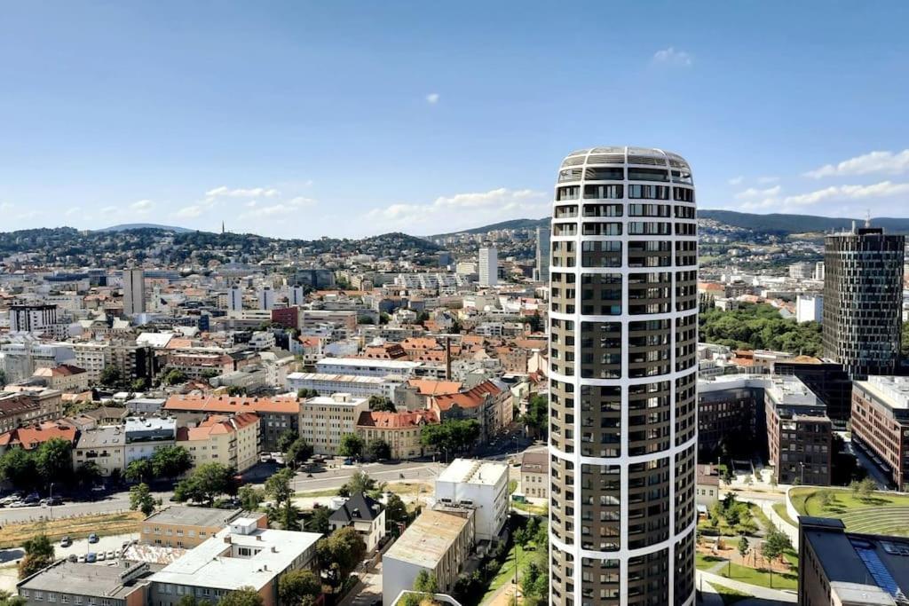 Unrivaled Look Over The City, 27th. Floor, Access 24/7 *