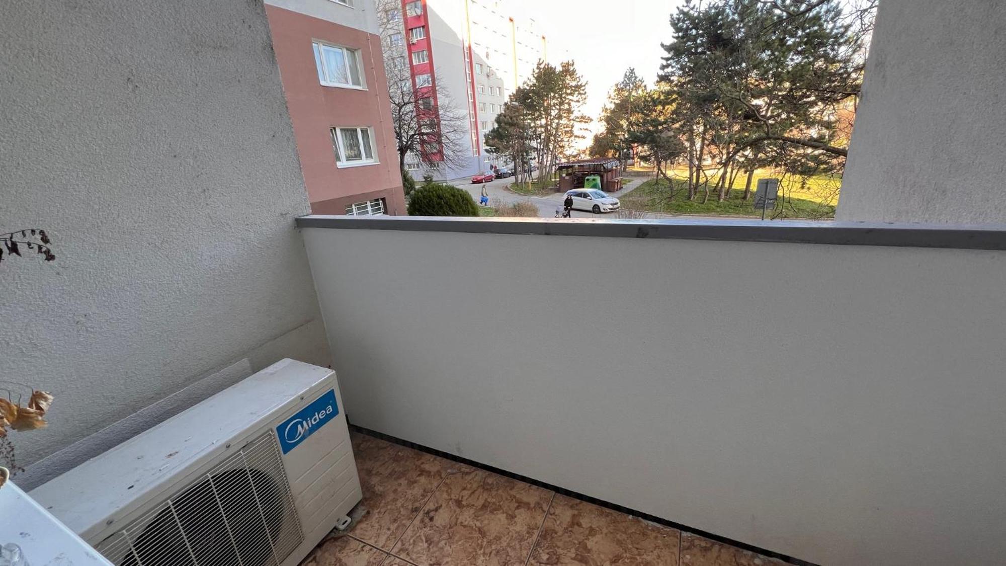 Apartment Air Conditioned 3 Apartment, Near Technopol