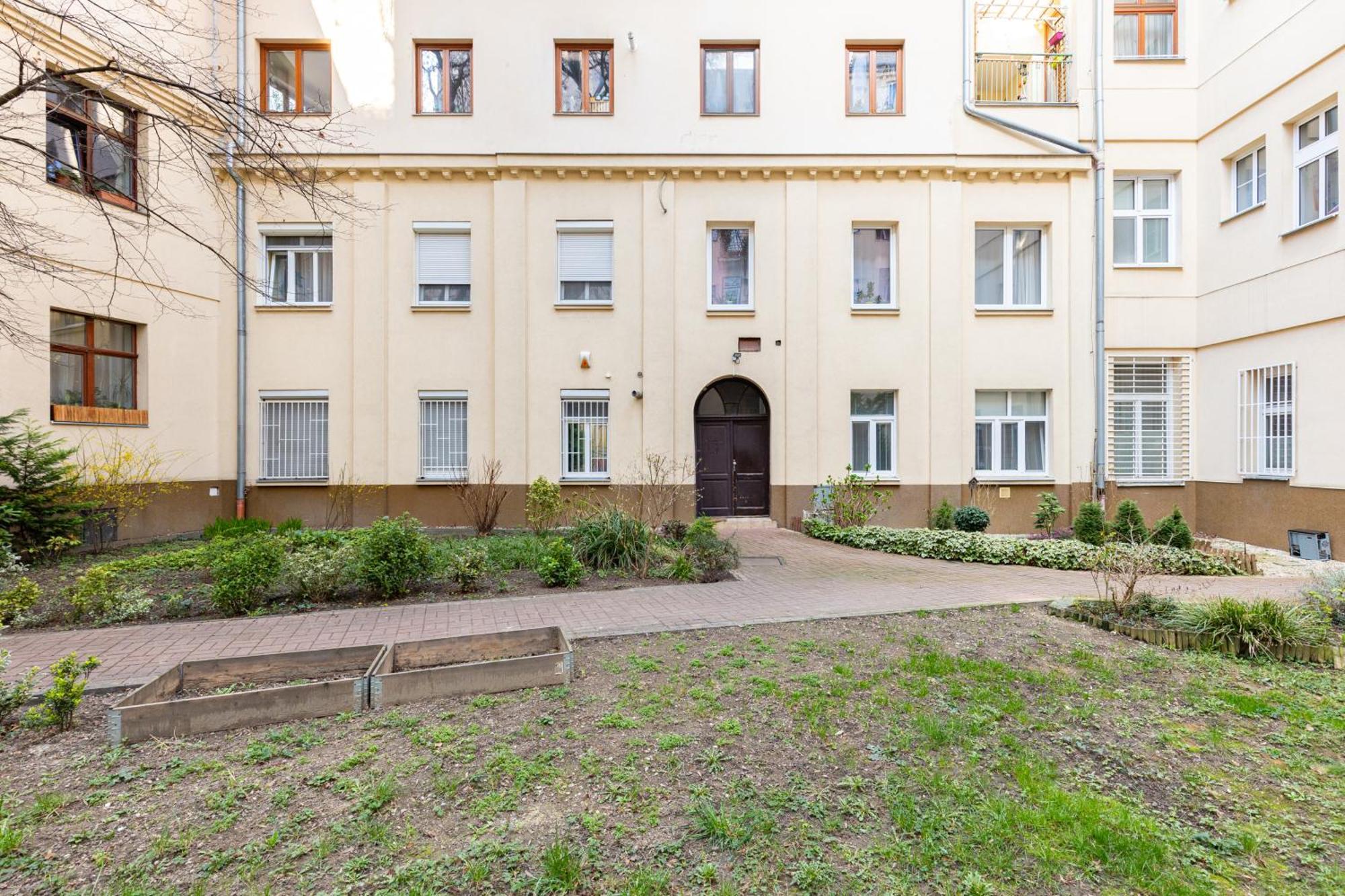 Apartment Charming Flat, Steps From Castle - Historic Part *