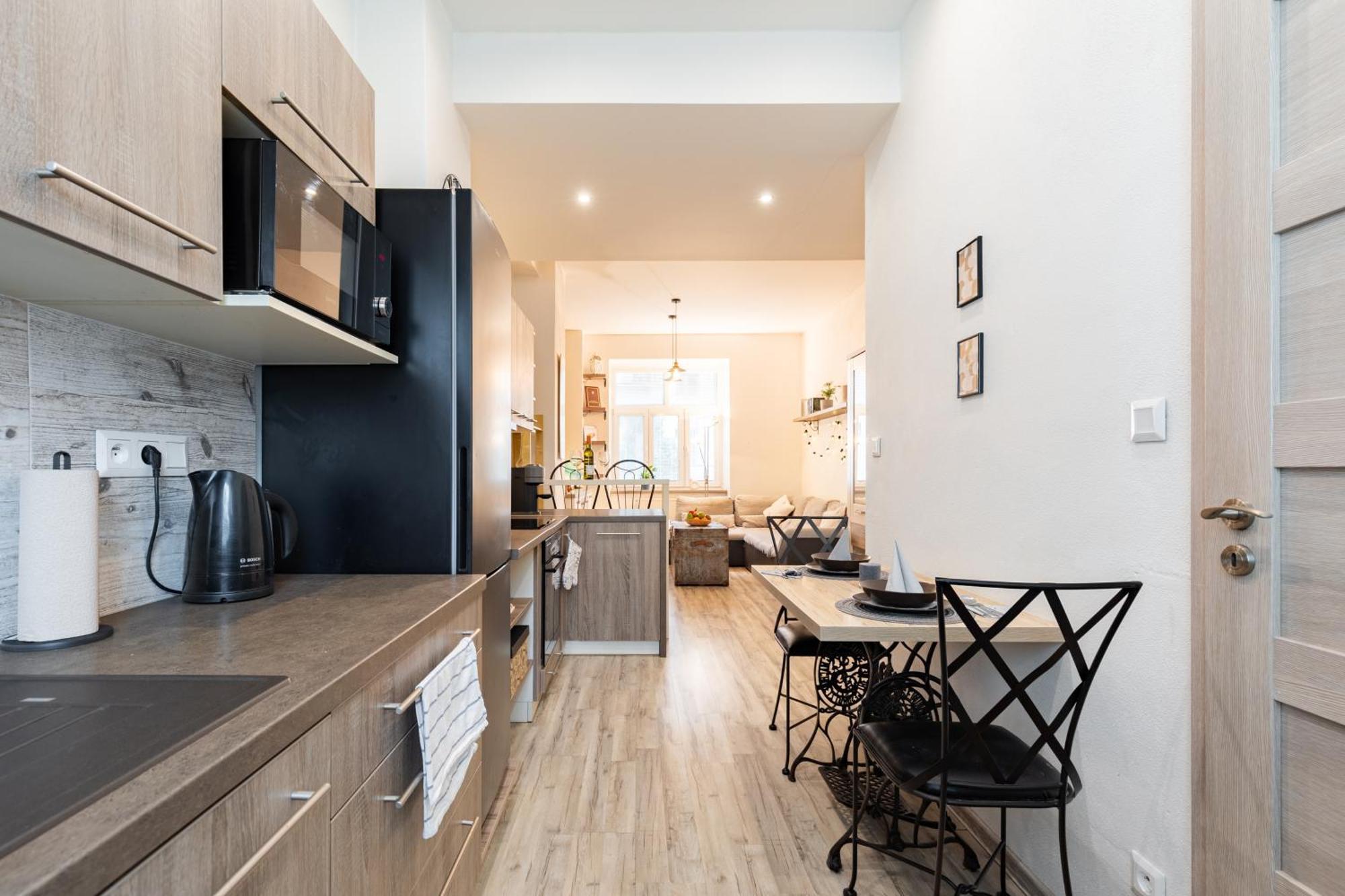 Charming Flat, Steps From Castle - Historic Part Apartment