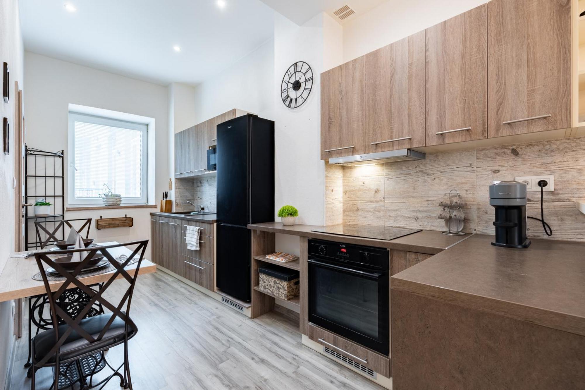 Charming Flat, Steps From Castle - Historic Part Apartment