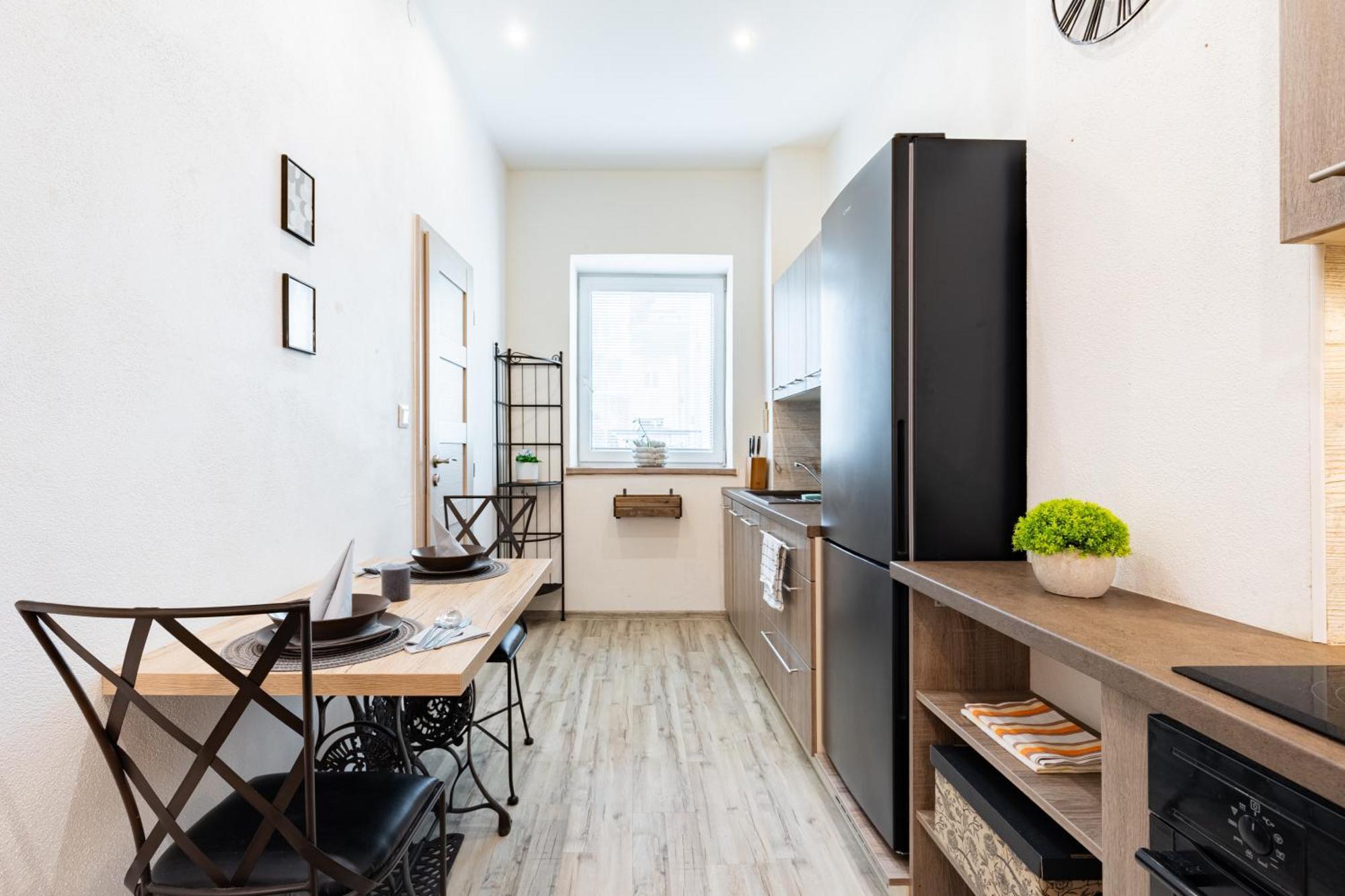 Charming Flat, Steps From Castle - Historic Part *