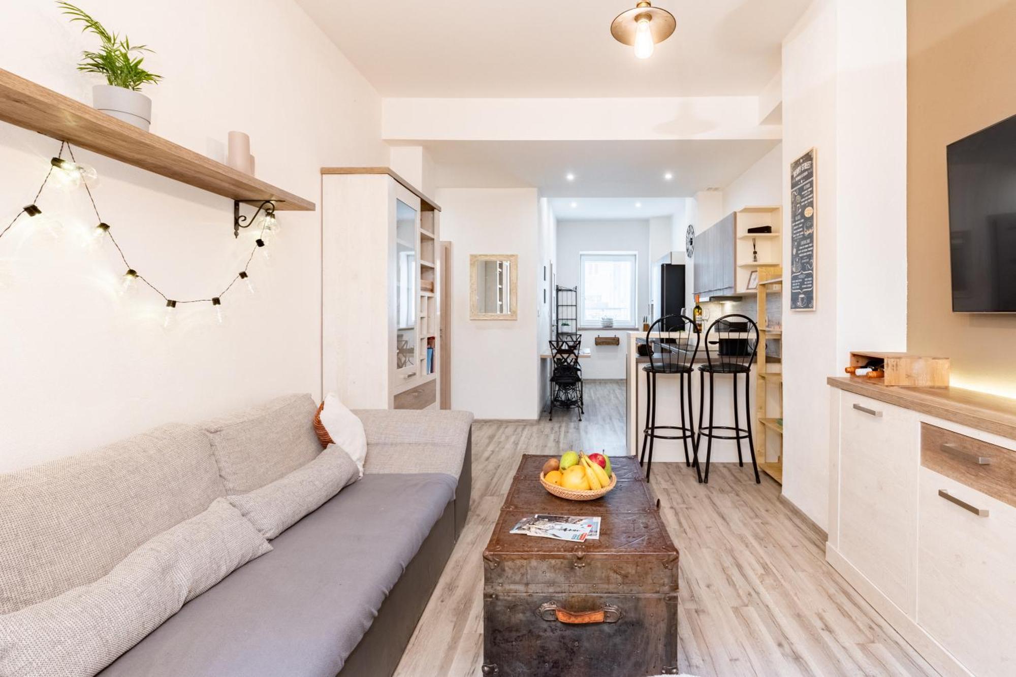 Apartment Charming Flat, Steps From Castle - Historic Part *
