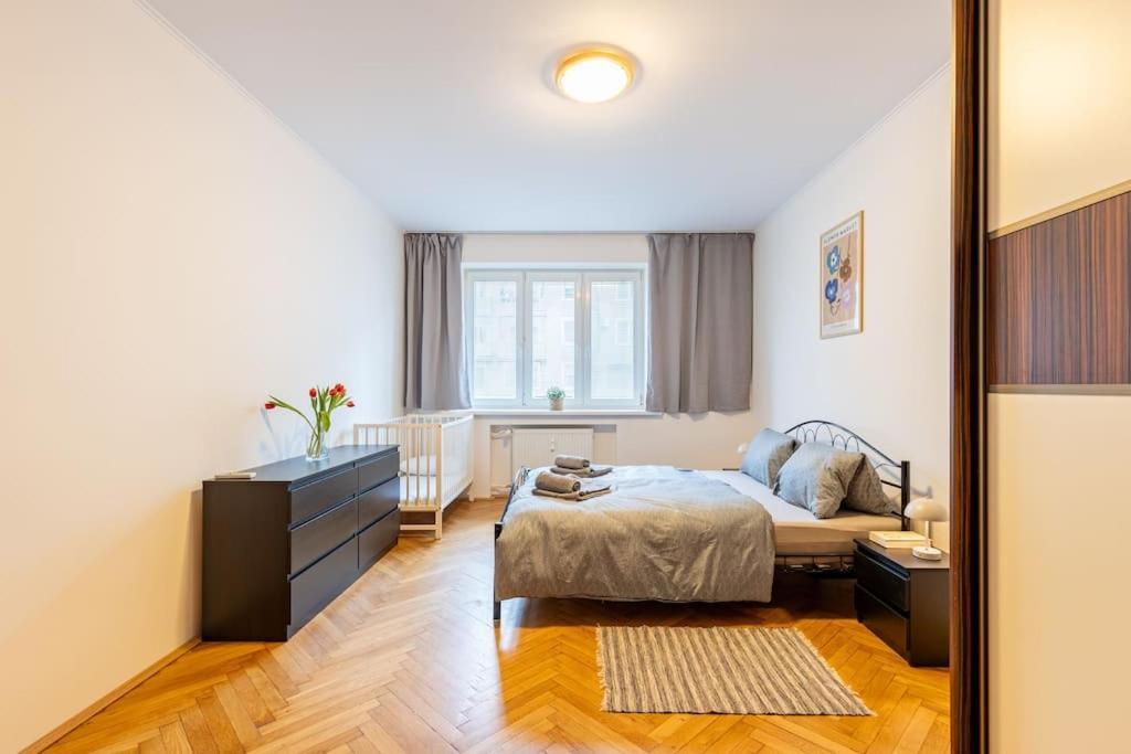 Apartment Urban Haven: Blissful Living In *