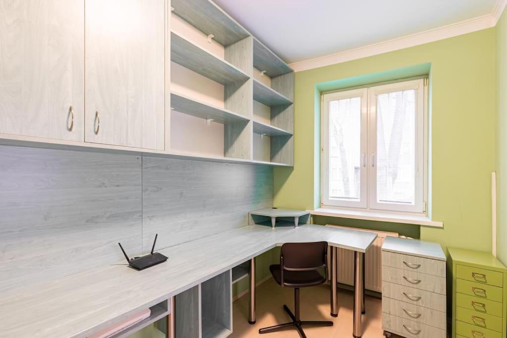 Apartment Urban Haven: Blissful Living In *
