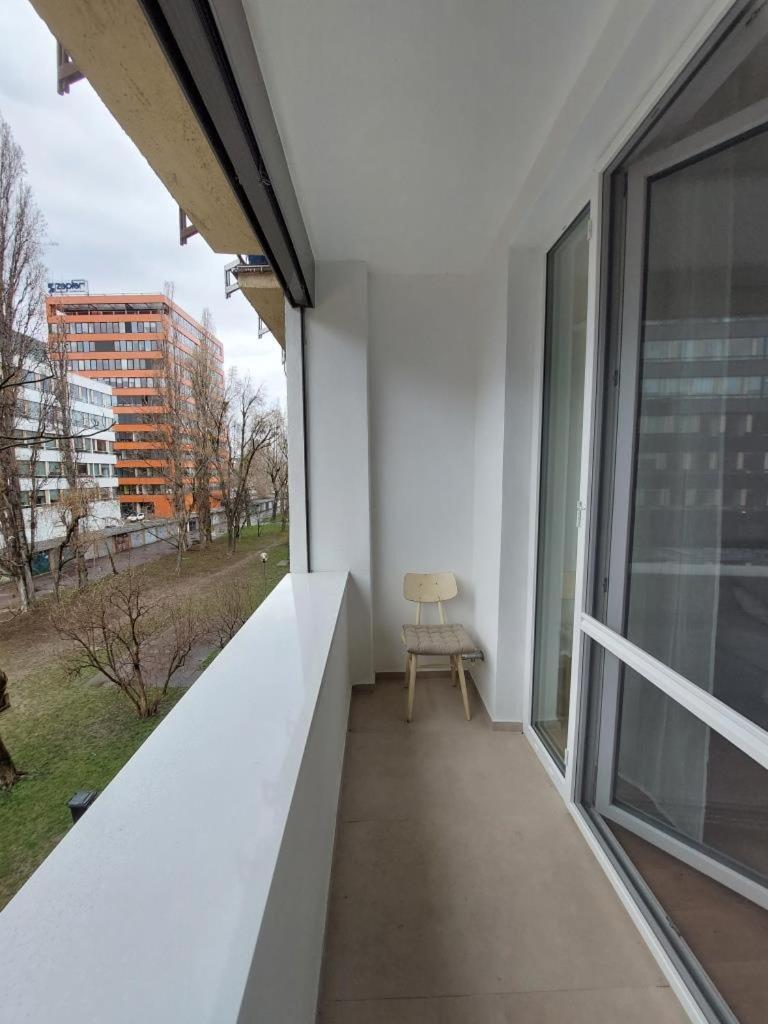 Peaceful Modern Residance Near Center