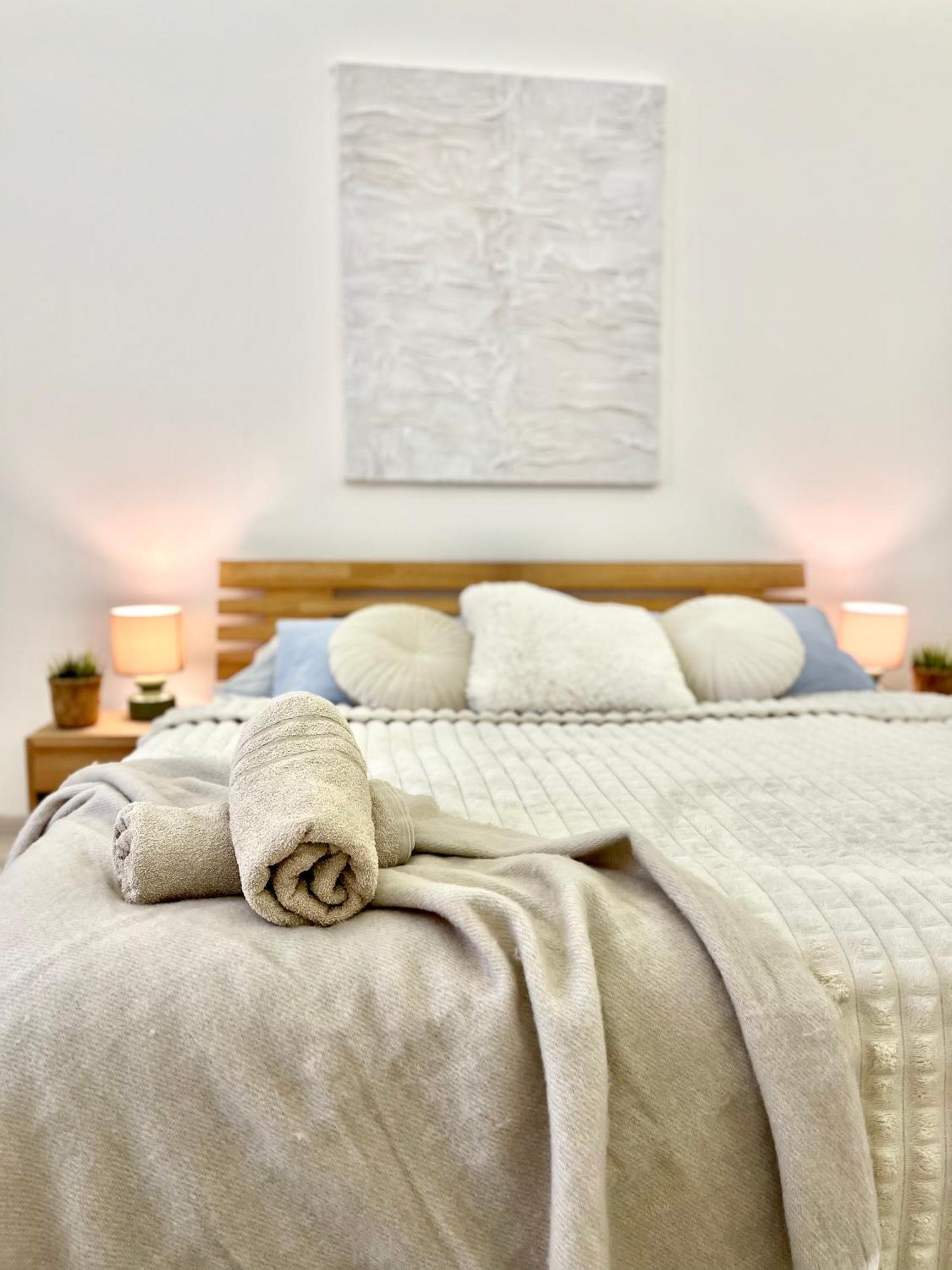 Bond Old Town Apartment