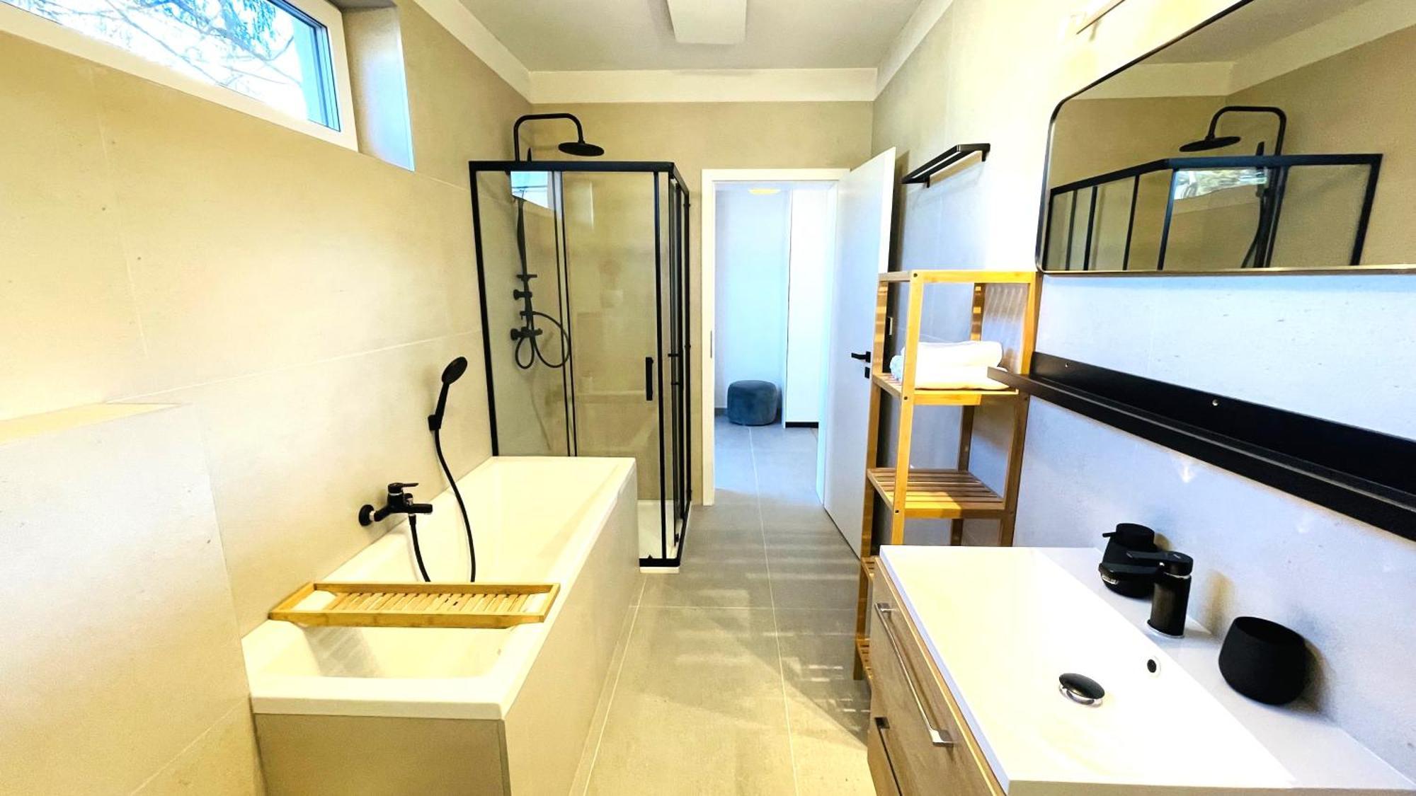 House Flow, 3 With Terrace, Free 2 Parking