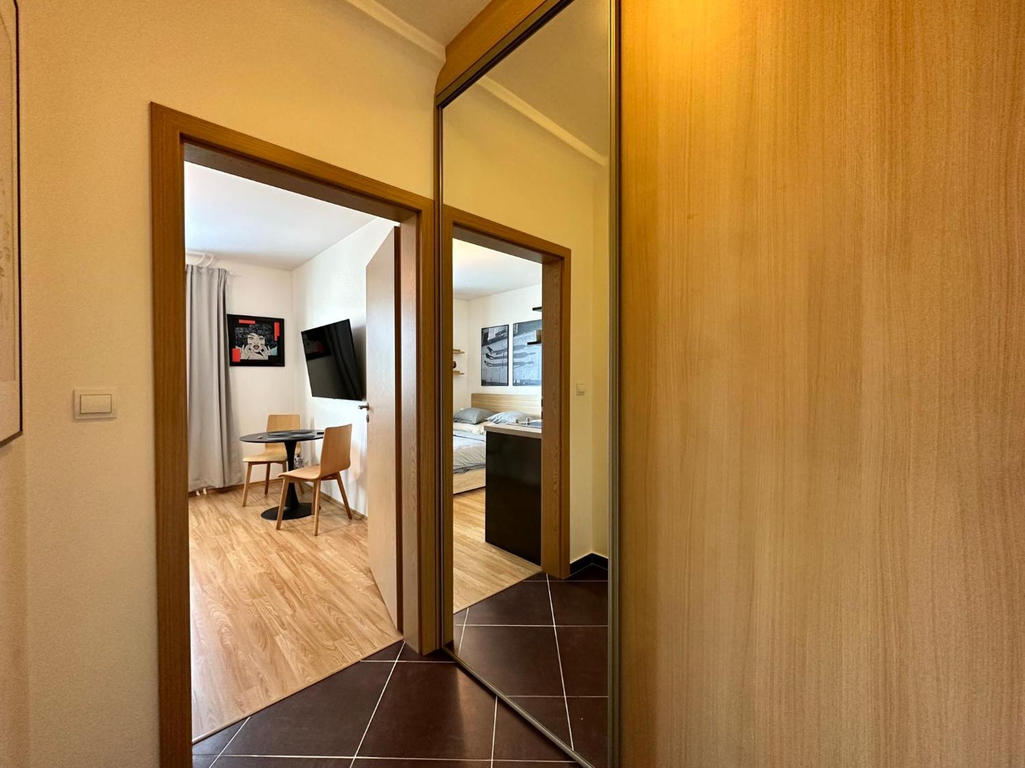 Cozy In The Wider Center Apartment