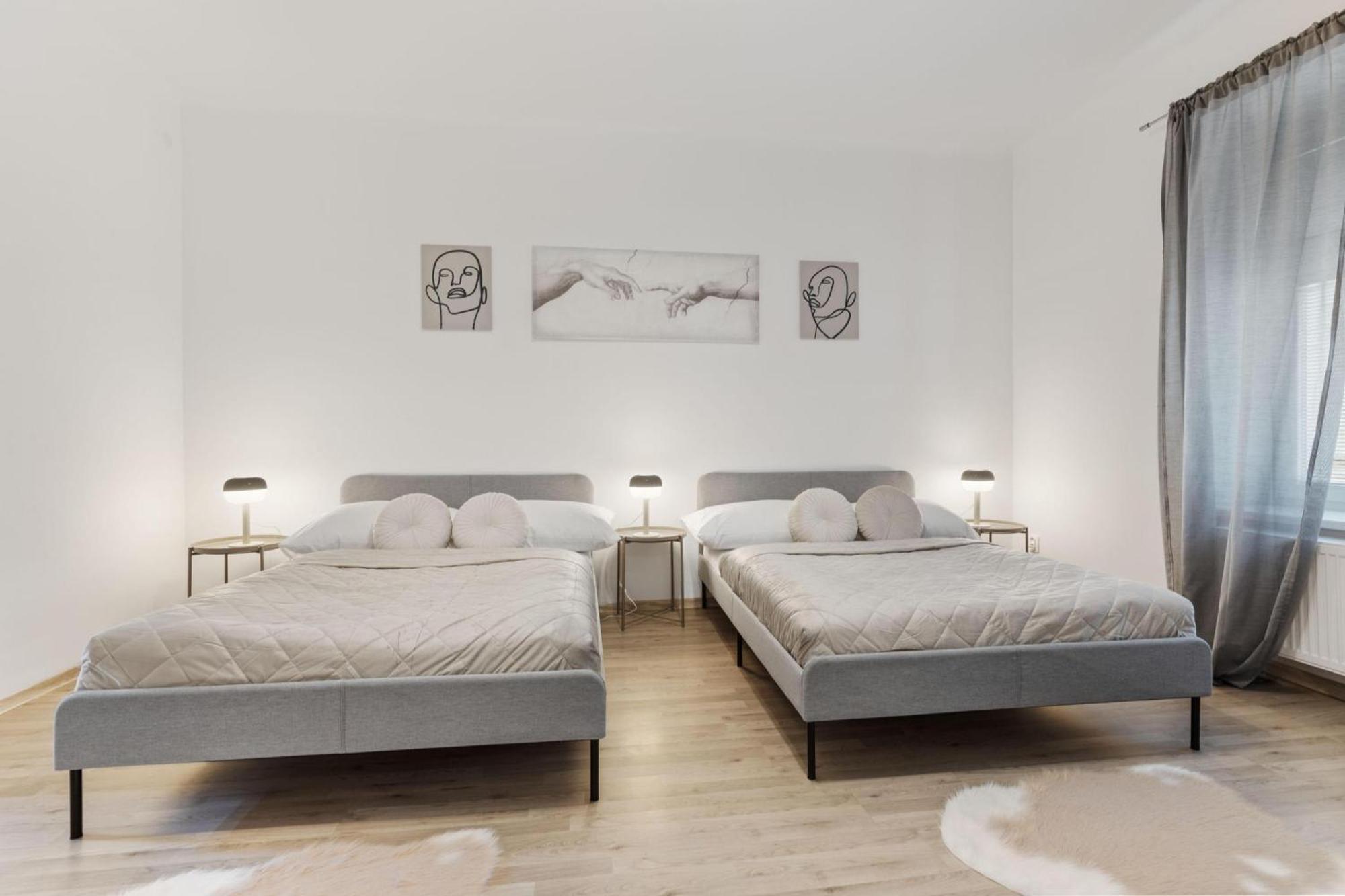 Center - Modern & Stylish