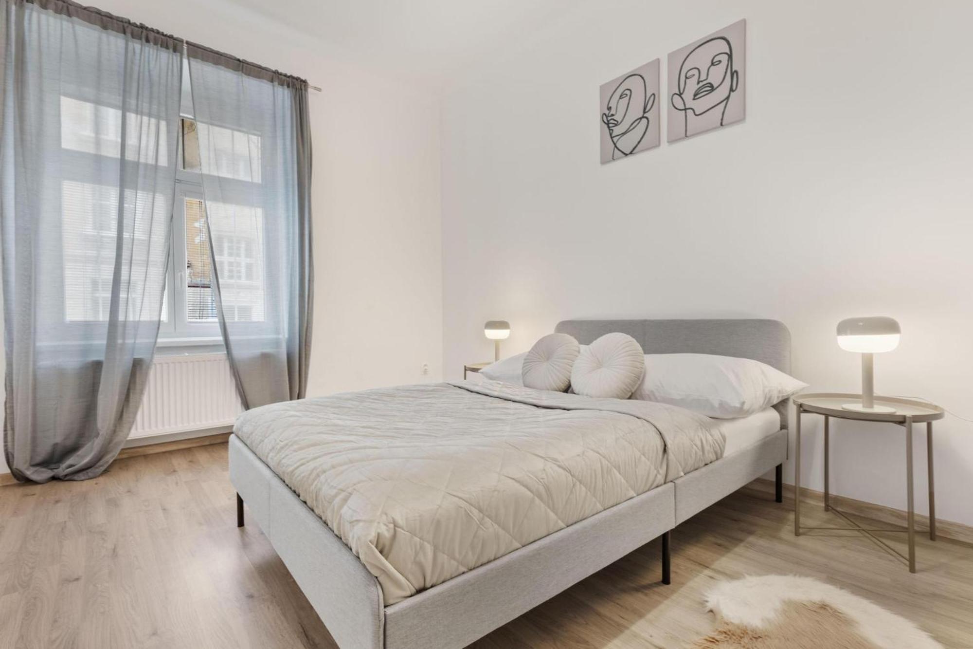 Center - Modern & Stylish Apartment