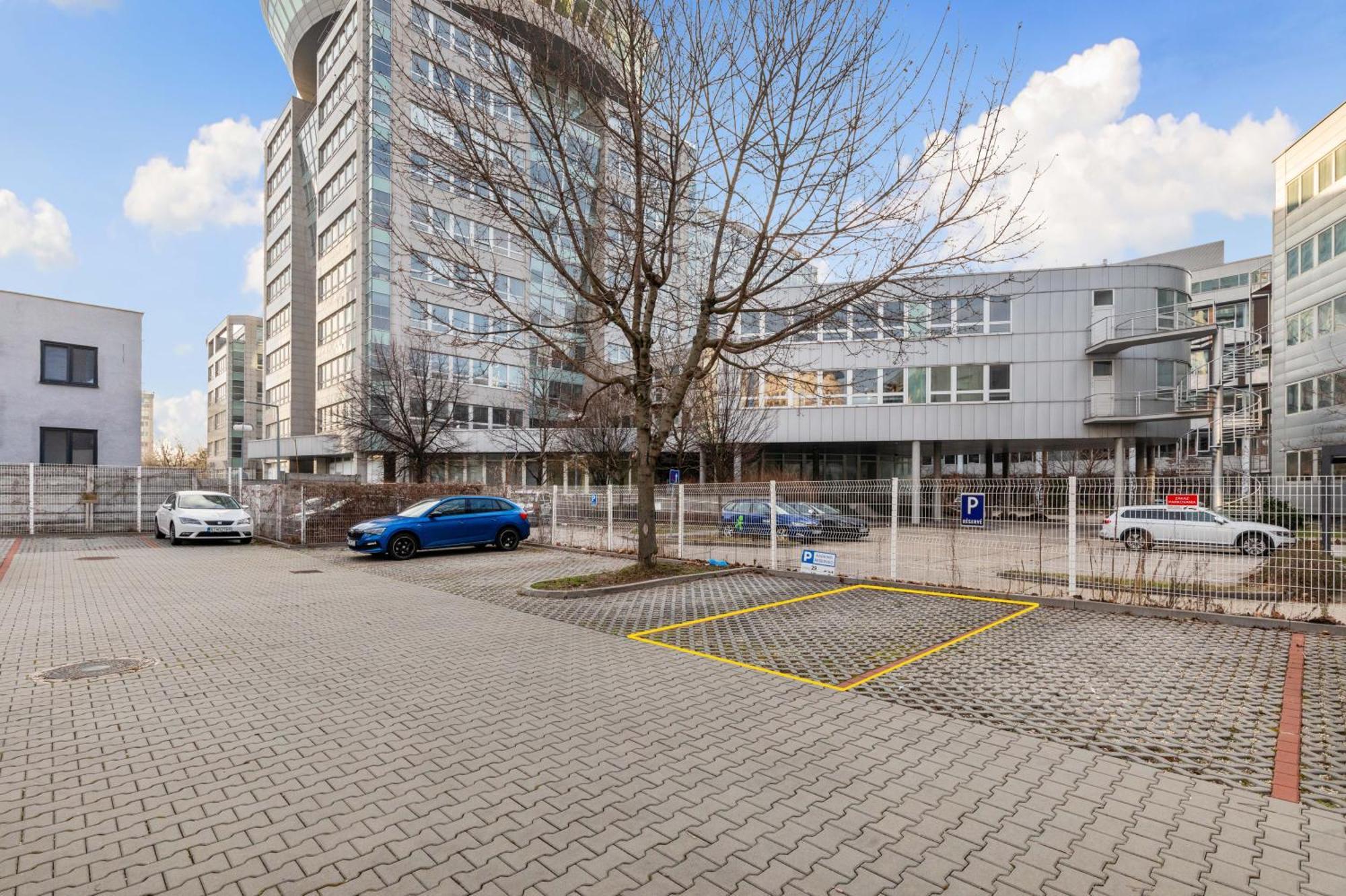 Lam Safari - Balcony - Ac - Free Parking Apartment Bratislava