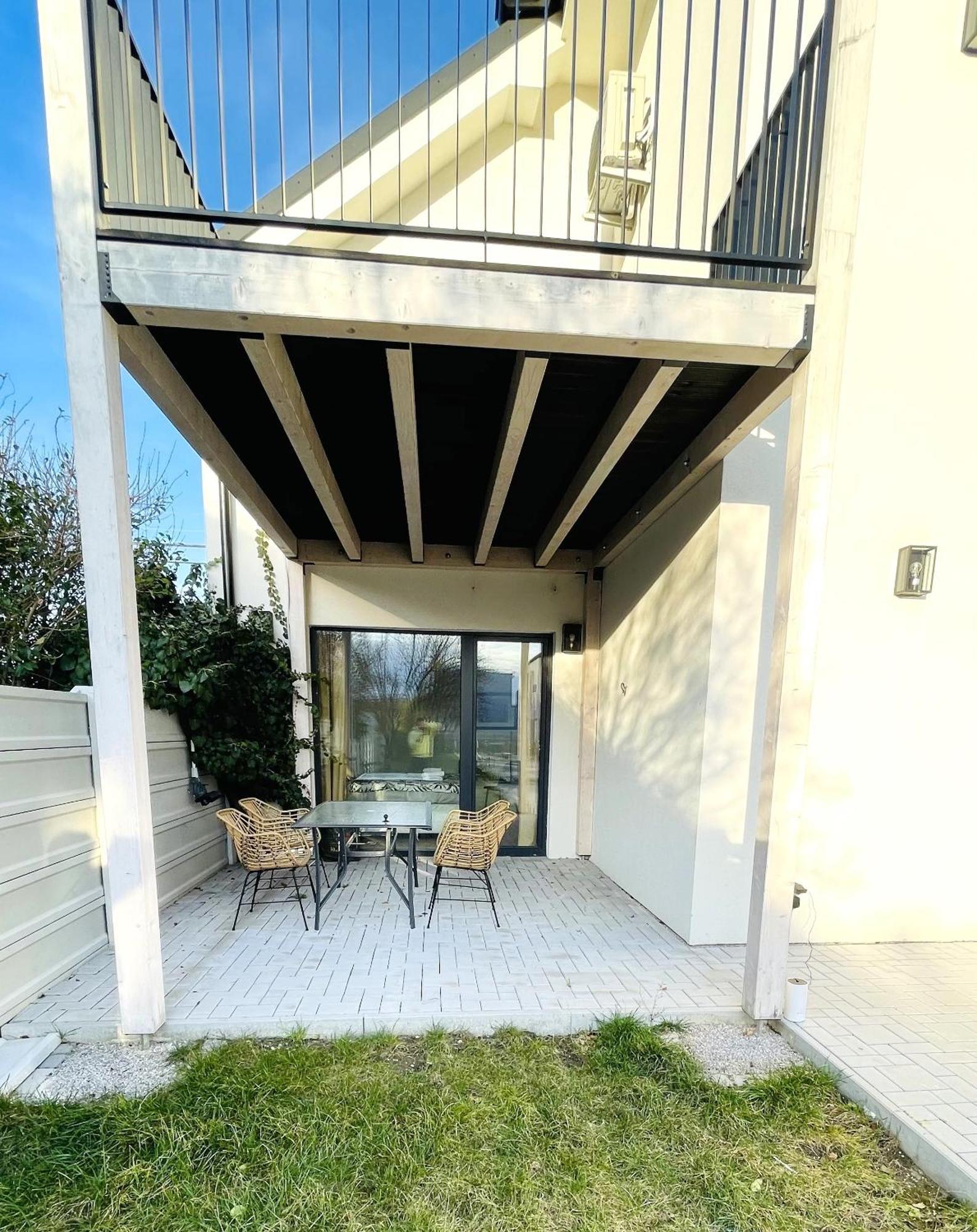 House Flow, 3 With Terrace, Free 2 Parking *