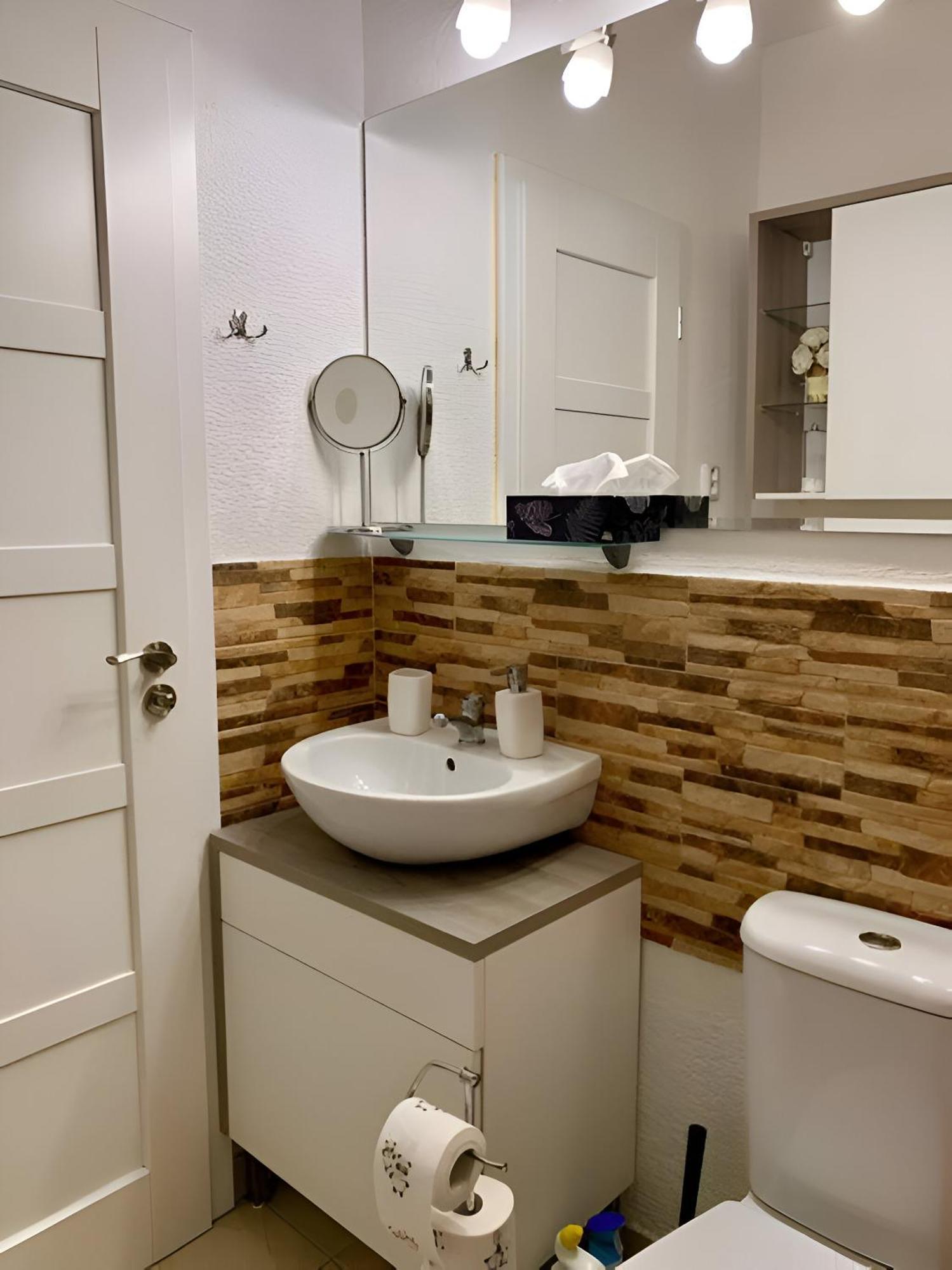 Park View Center Location With Balcony *