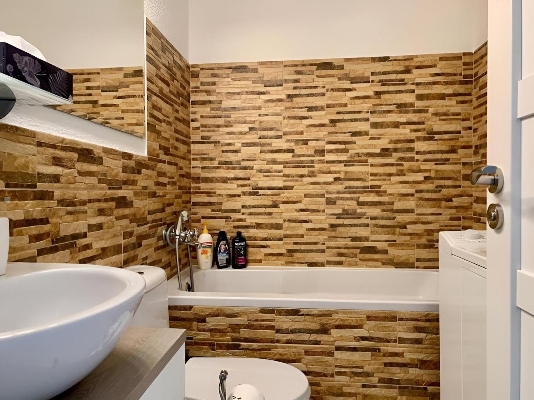 Park View Center Location With Balcony Apartment *